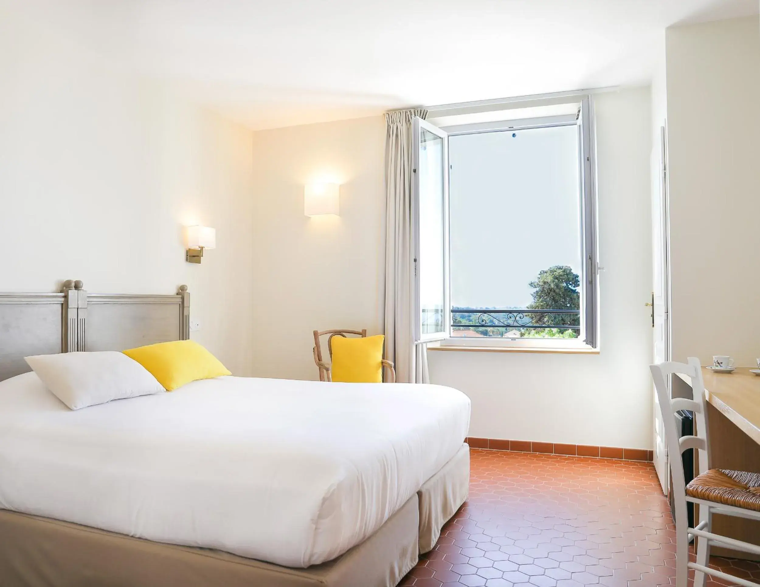 Room with Sea View in Hotel La Bienvenue Room with Sea View in Hotel La Bienvenue