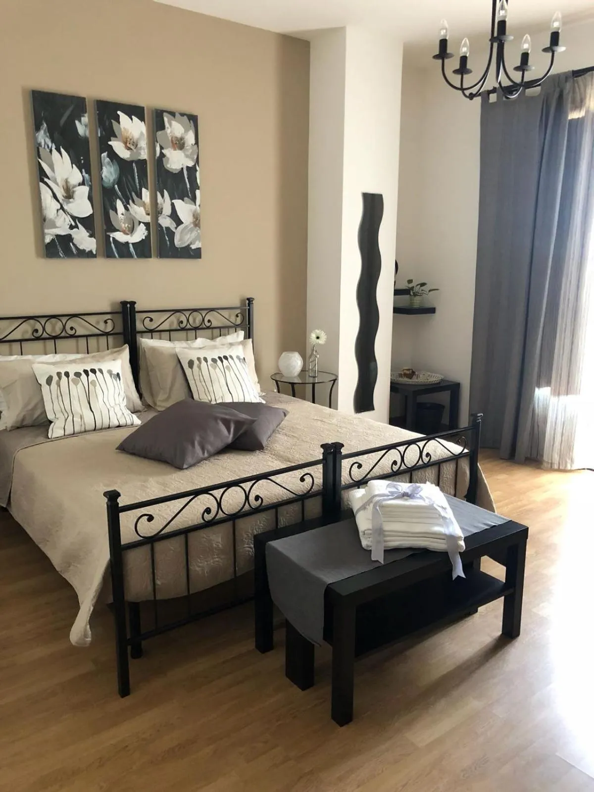 Family Room with Balcony in Etnante