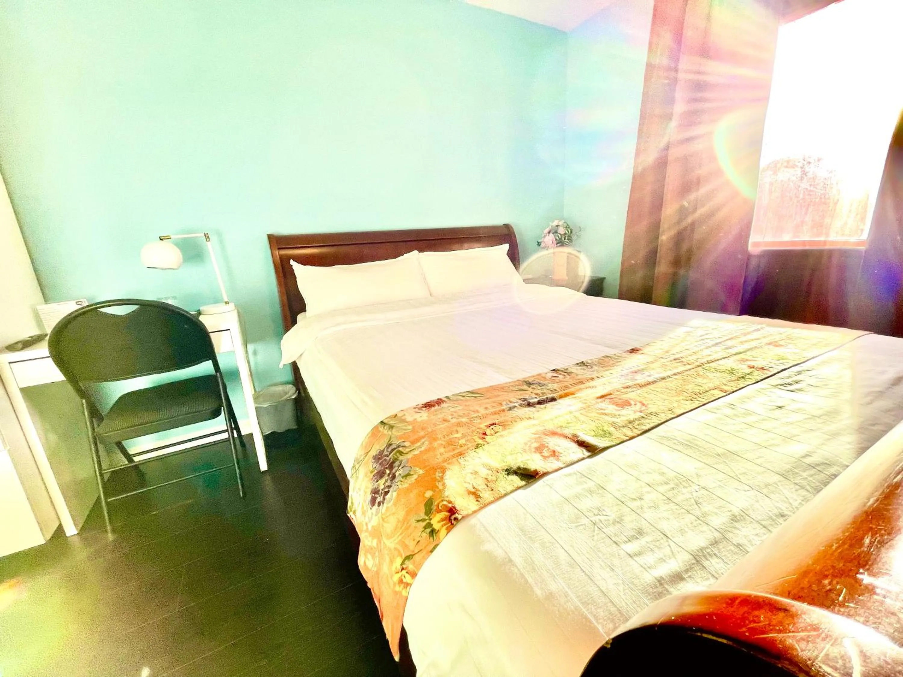 Photo of the whole room in Vancouver Bed & Breakfast