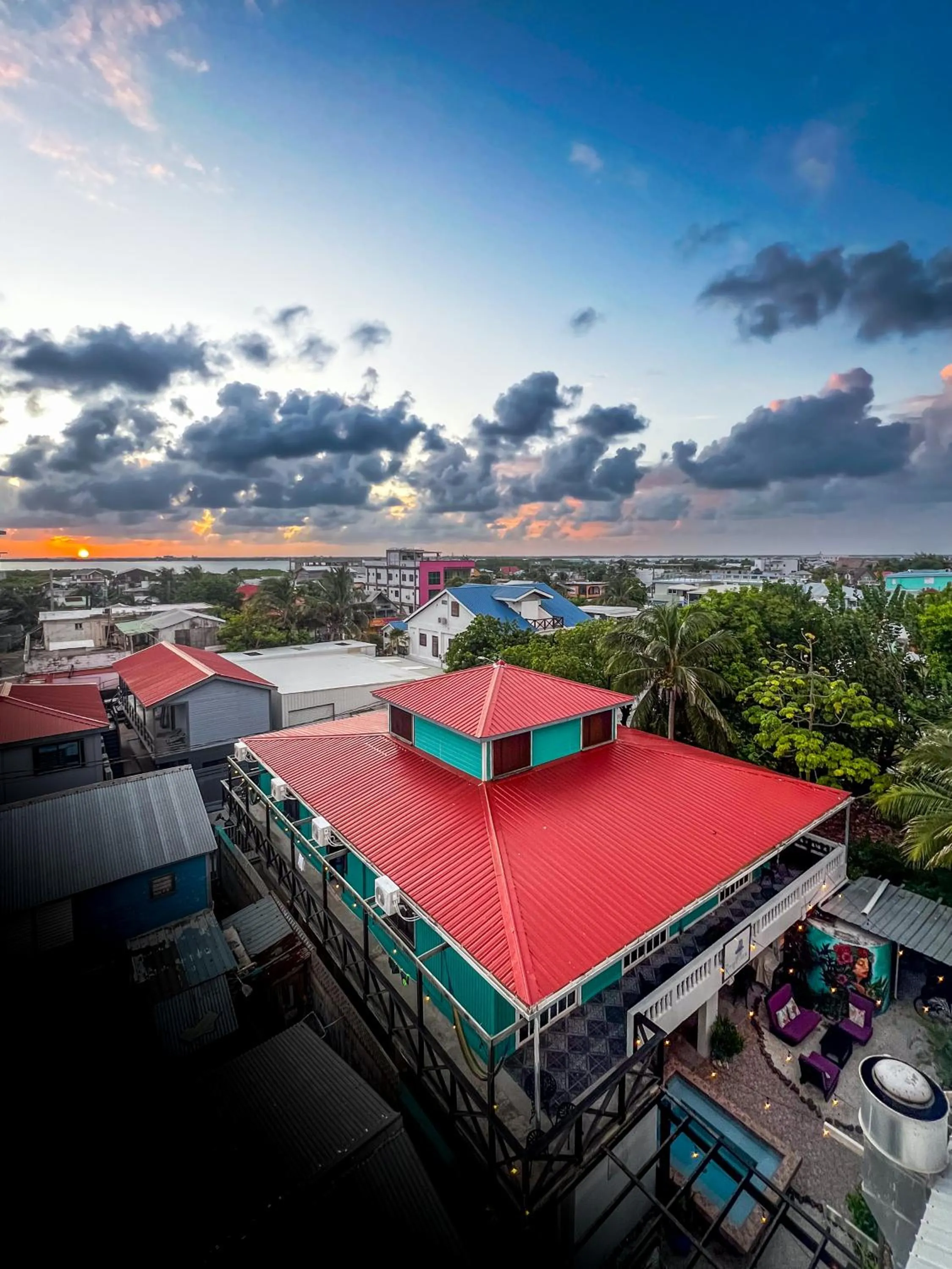 Property building in Drift Inn San Pedro