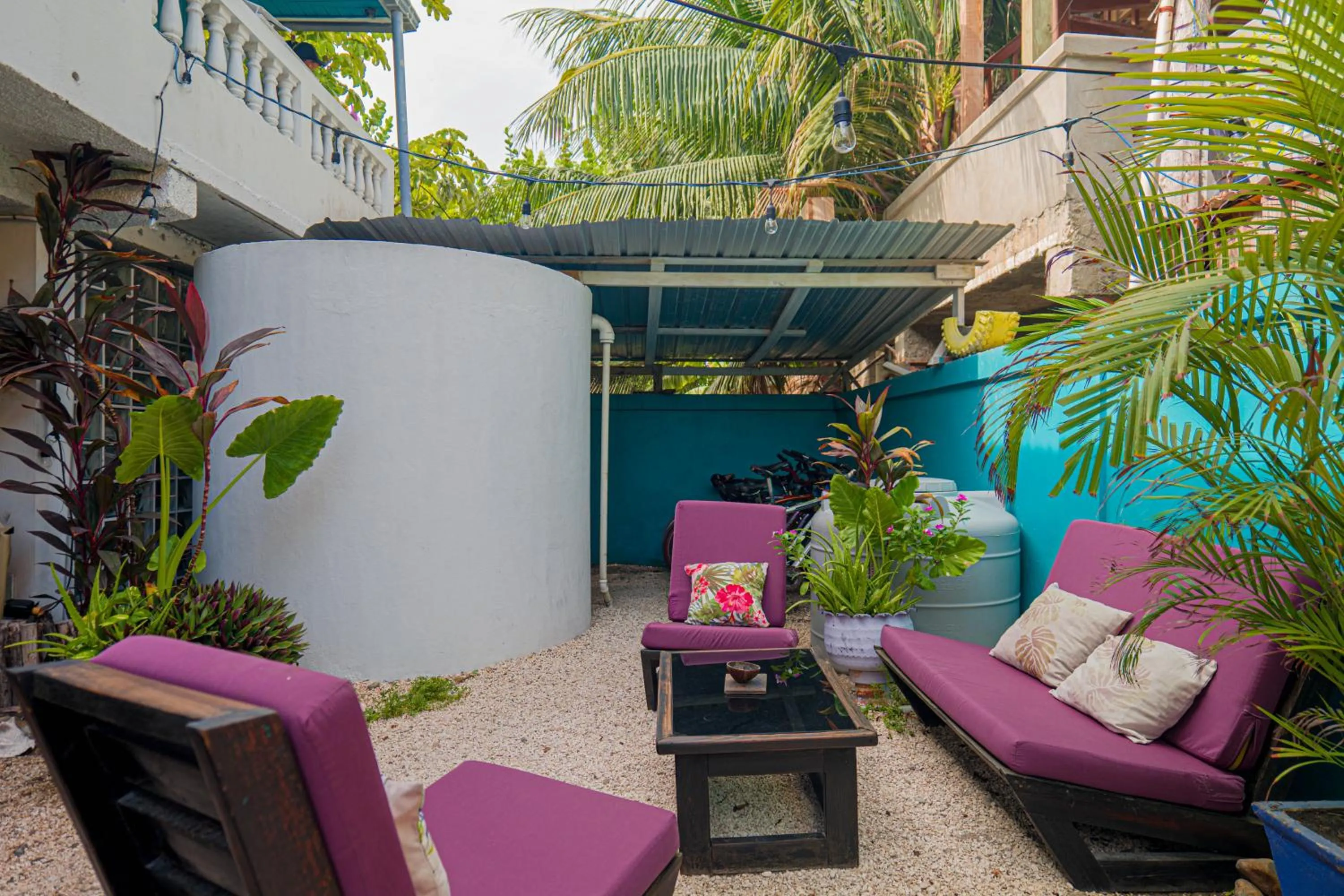 Seating area in Drift Inn San Pedro