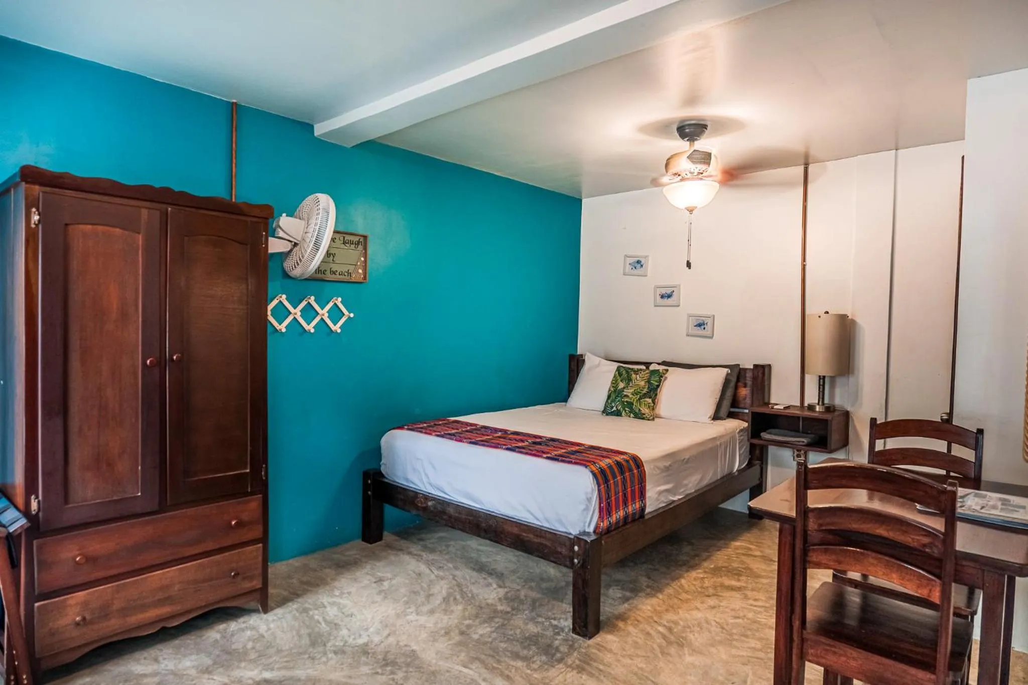 Photo of the whole room, Bed in Drift Inn San Pedro