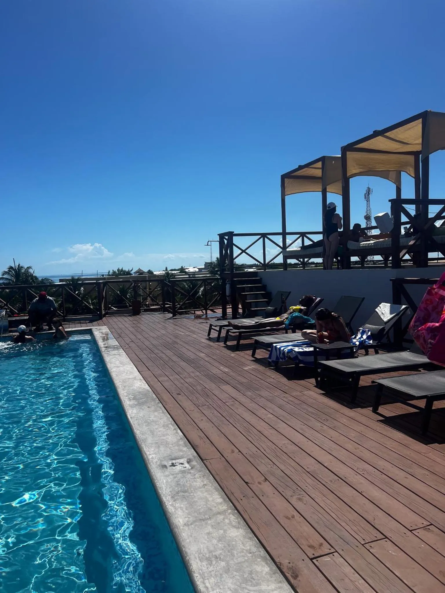 Swimming pool in Drift Inn San Pedro