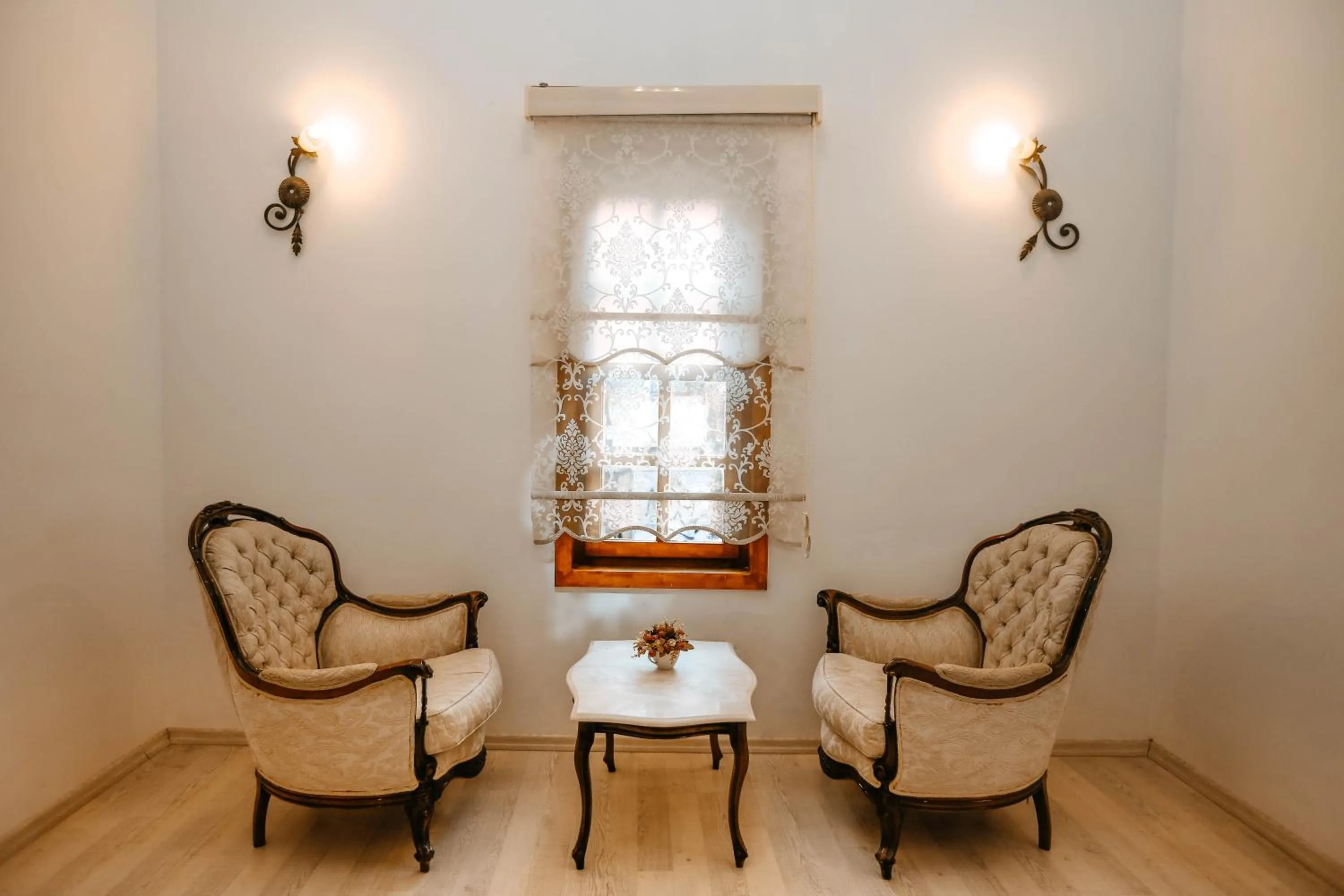 Decorative detail in Patio Hotel