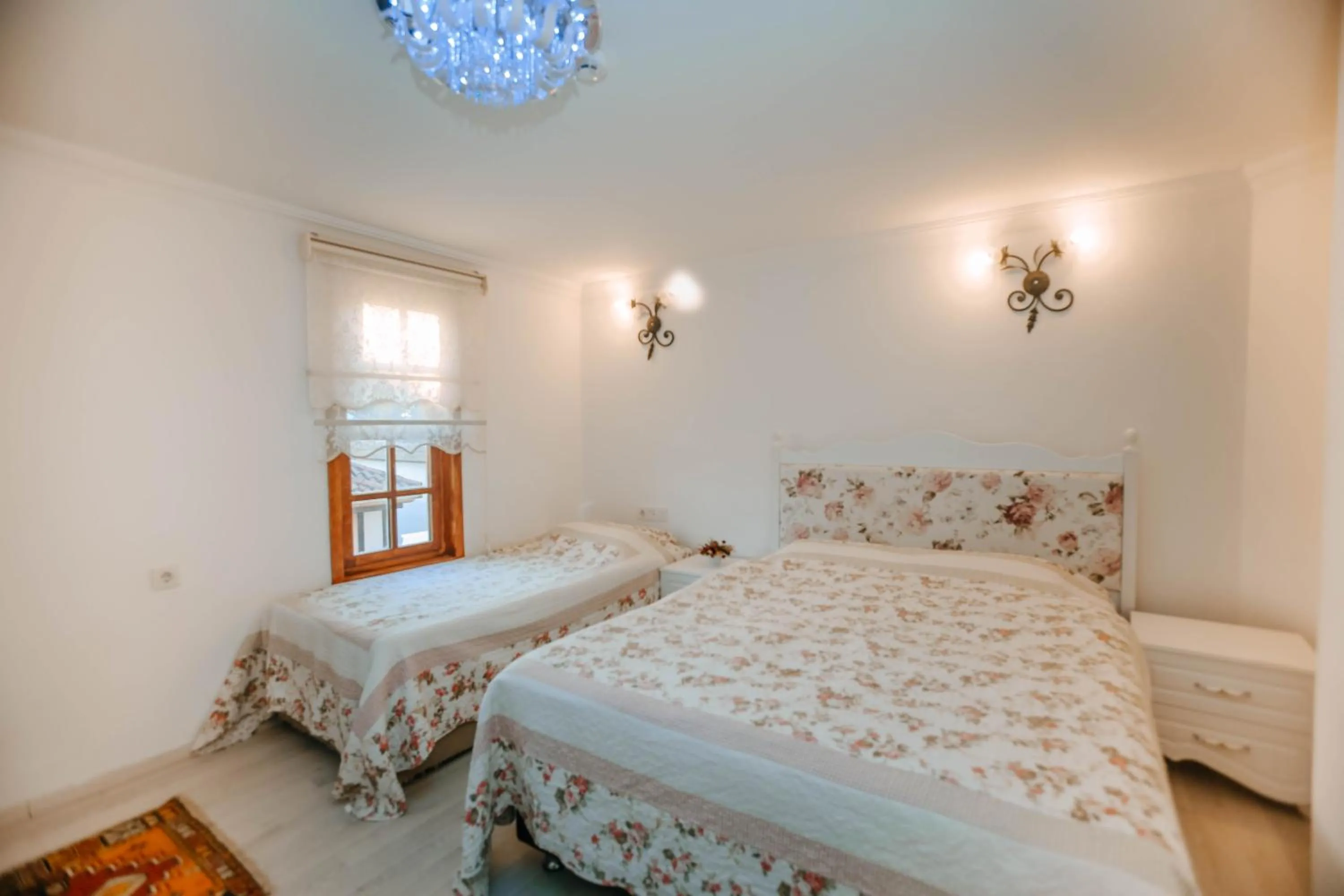 Photo of the whole room in Patio Hotel