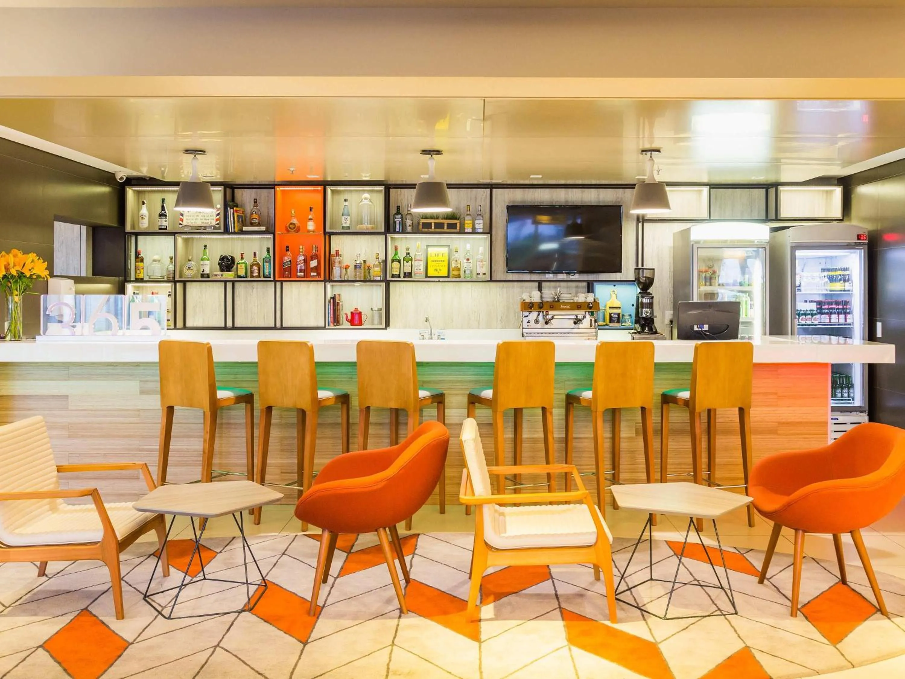 Lounge or bar in Novotel Porto Alegre Airport