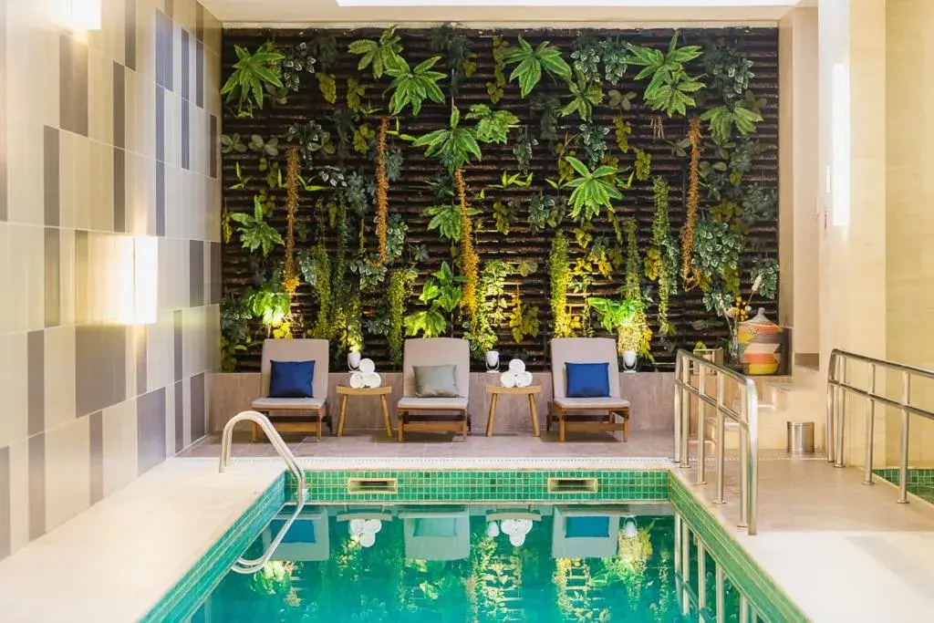Swimming pool in Novotel Porto Alegre Airport Swimming pool in Novotel Porto Alegre Airport