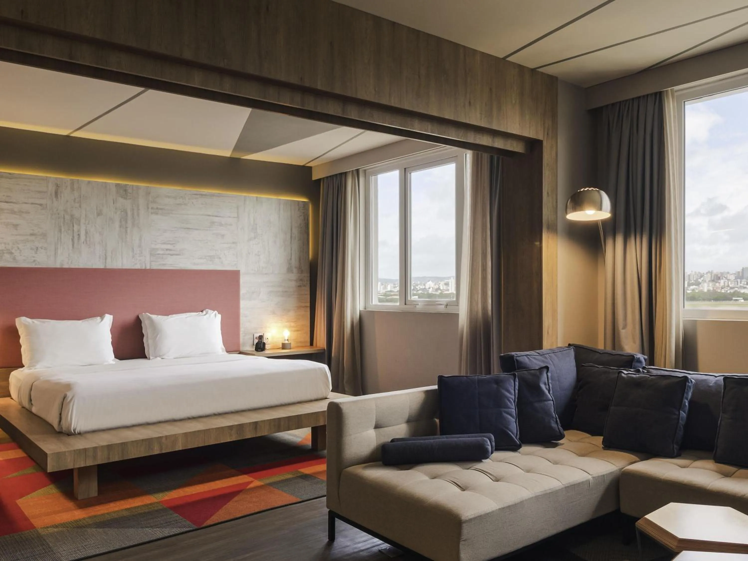 Bedroom, Bed in Novotel Porto Alegre Airport