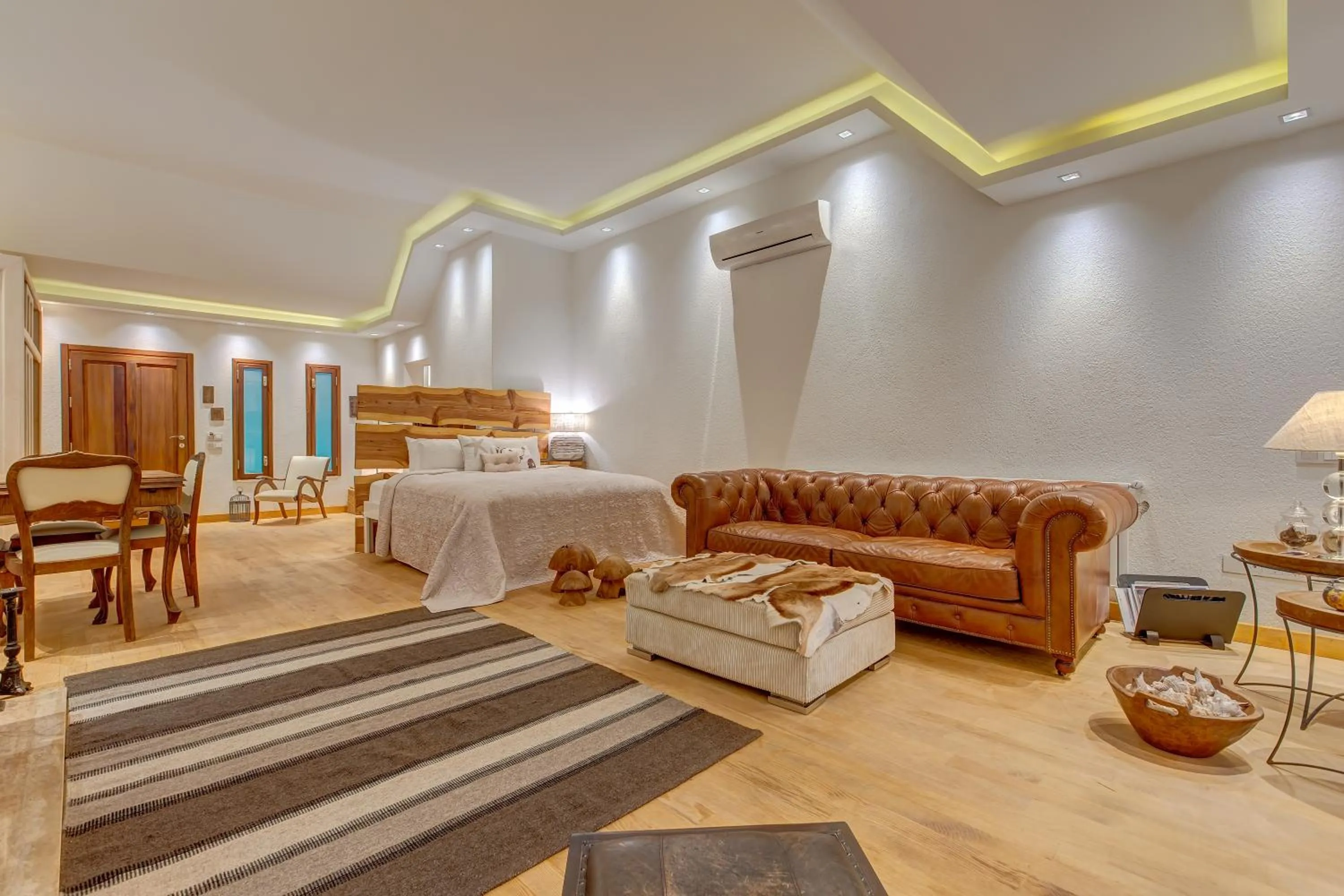 Living room, Bed in Olympos Lodge