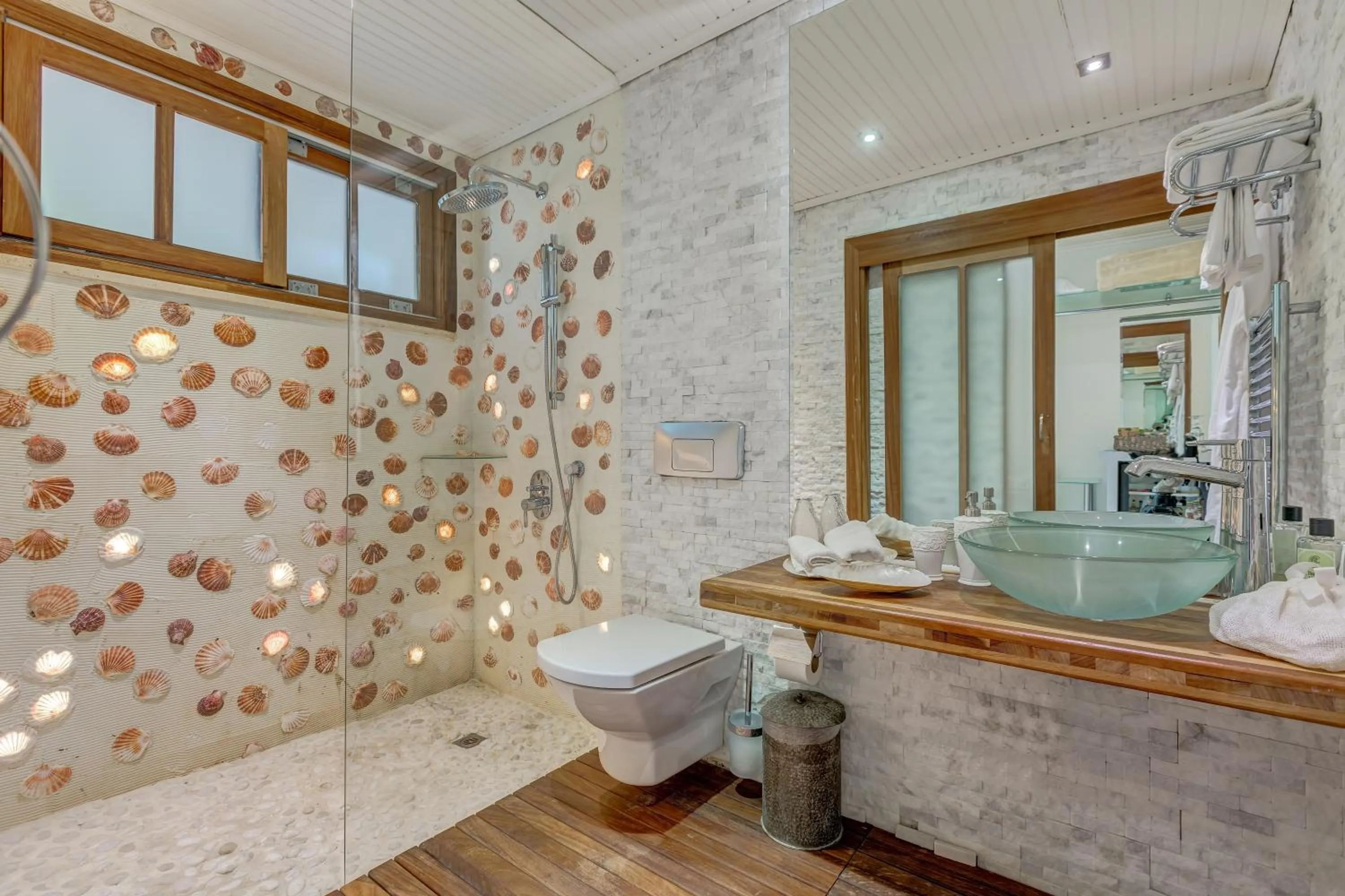 Toilet in Olympos Lodge