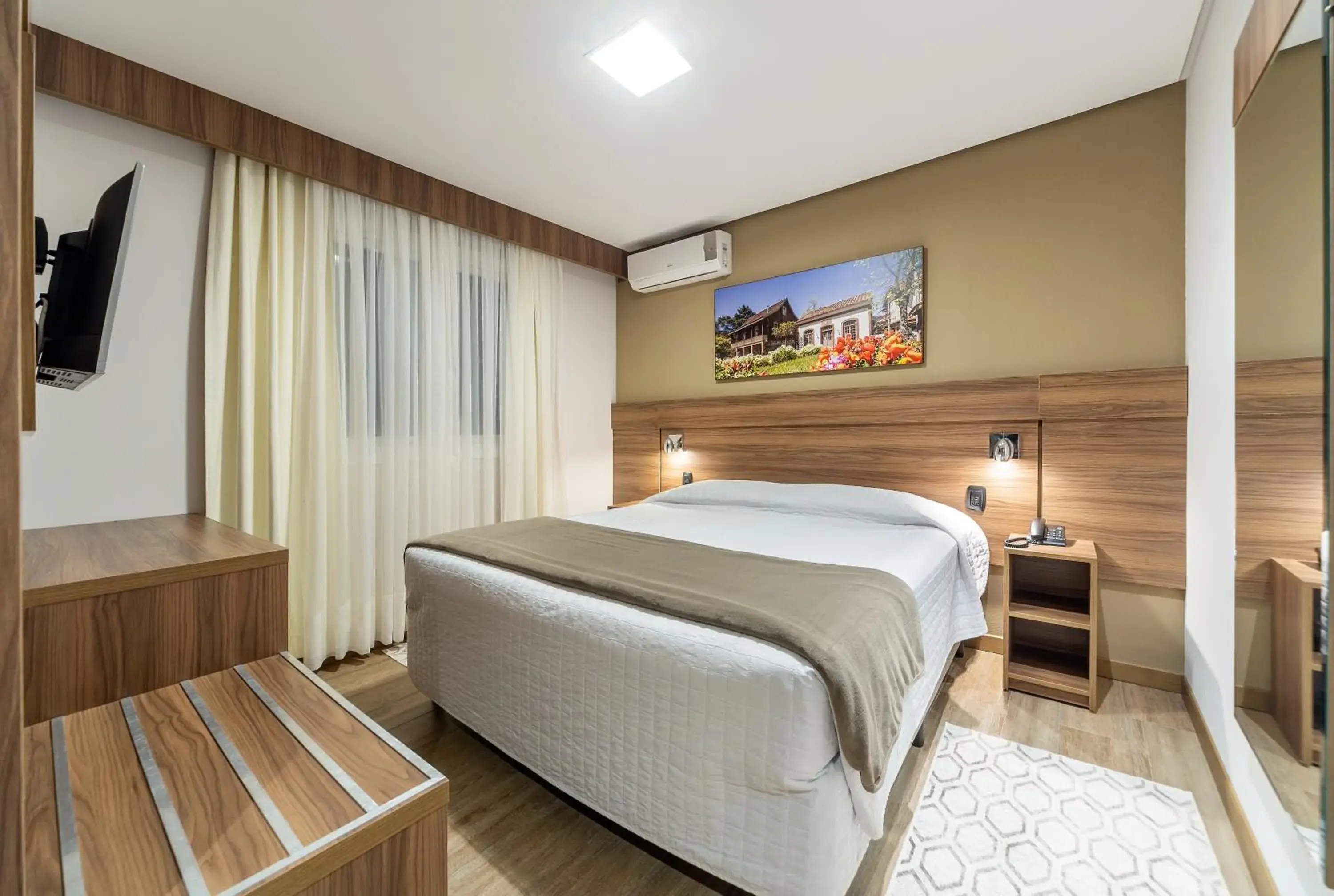 Quarto Duplo econômico in Hotel Fioreze Centro Quarto Duplo econômico in Hotel Fioreze Centro