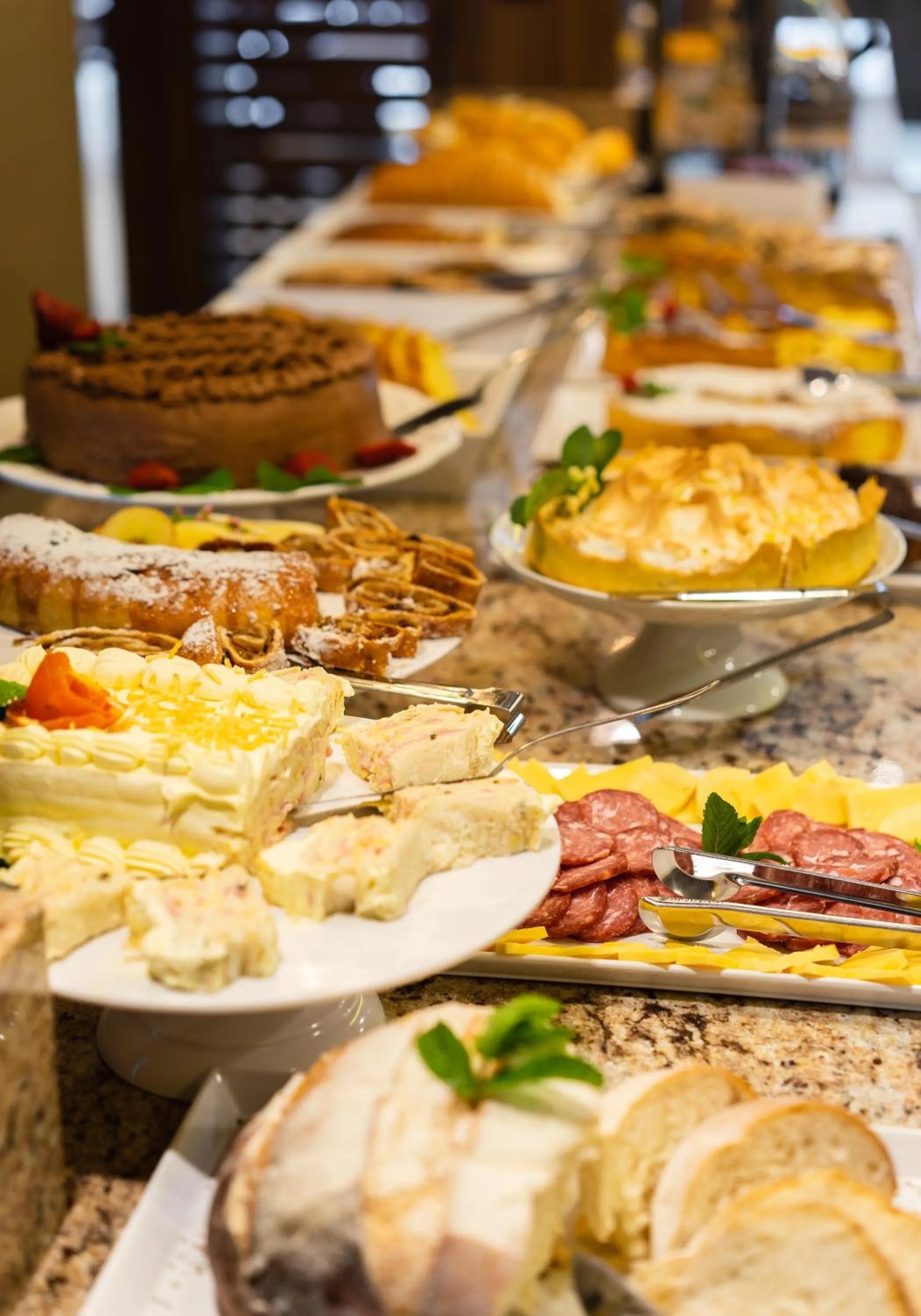 Buffet breakfast in Hotel Fioreze Centro