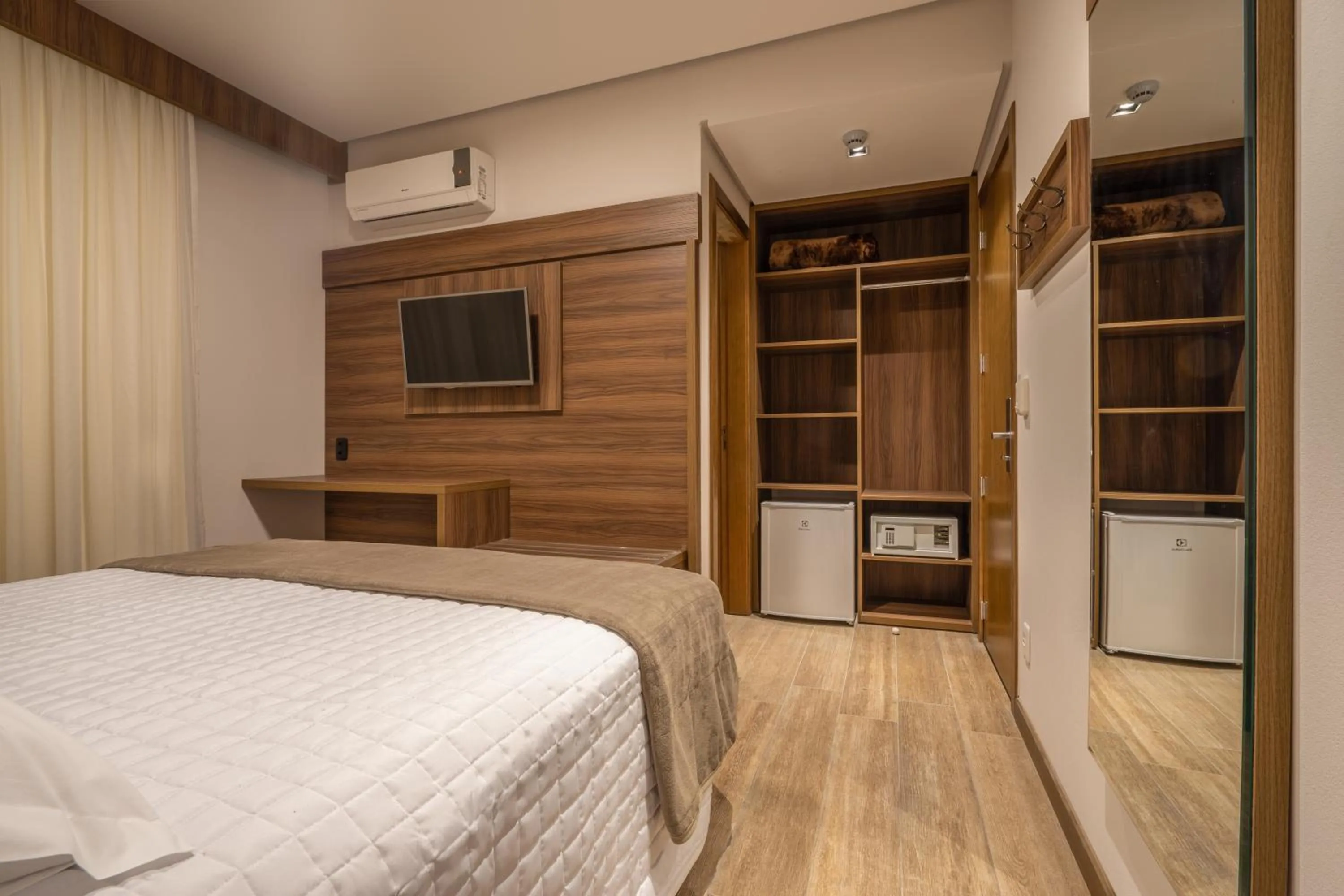 Bedroom, Bed in Hotel Fioreze Centro