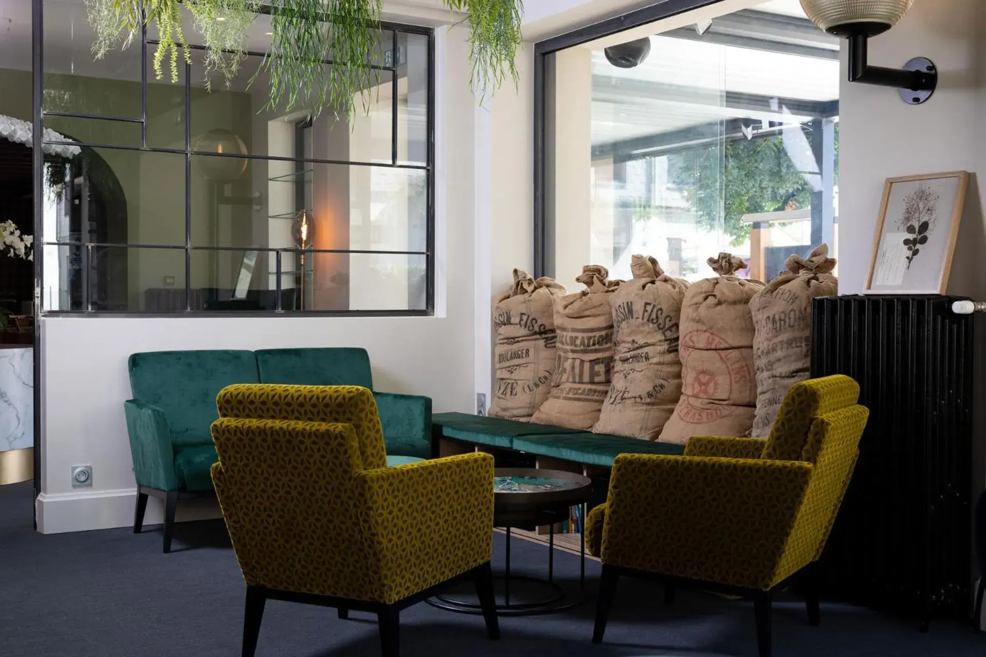 Living room in Hôtel Restaurant l'Aubergade Living room in Hôtel Restaurant l'Aubergade