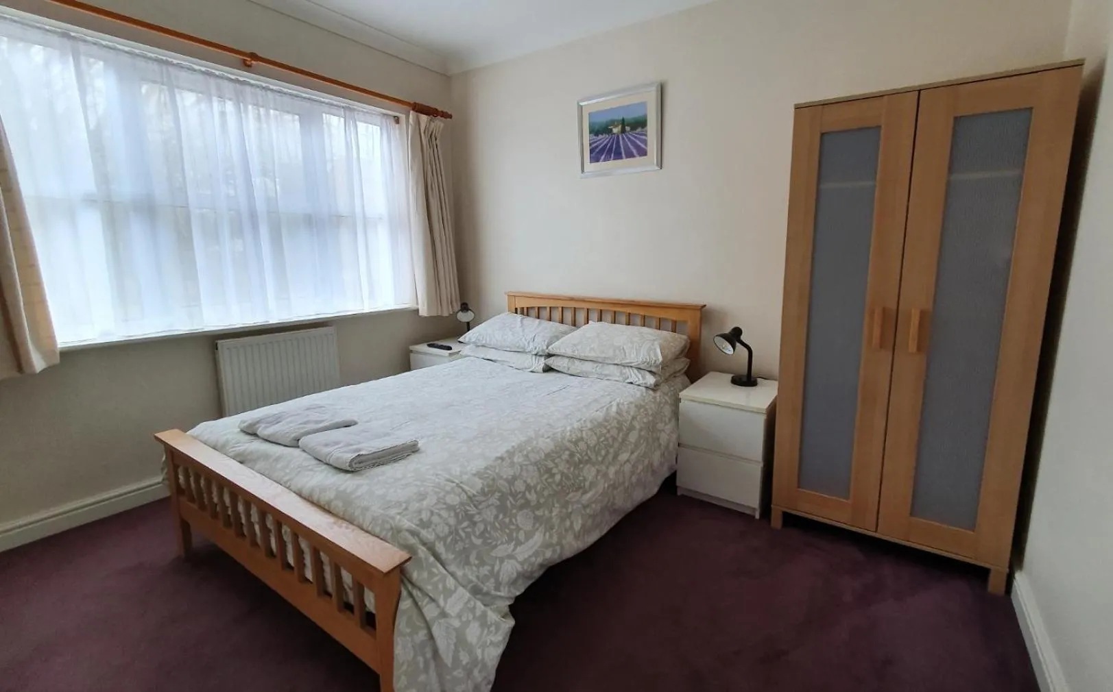 Bed in Friars Walk houses with 2 bedrooms, 2 bathrooms, fast Wi-Fi and private parking