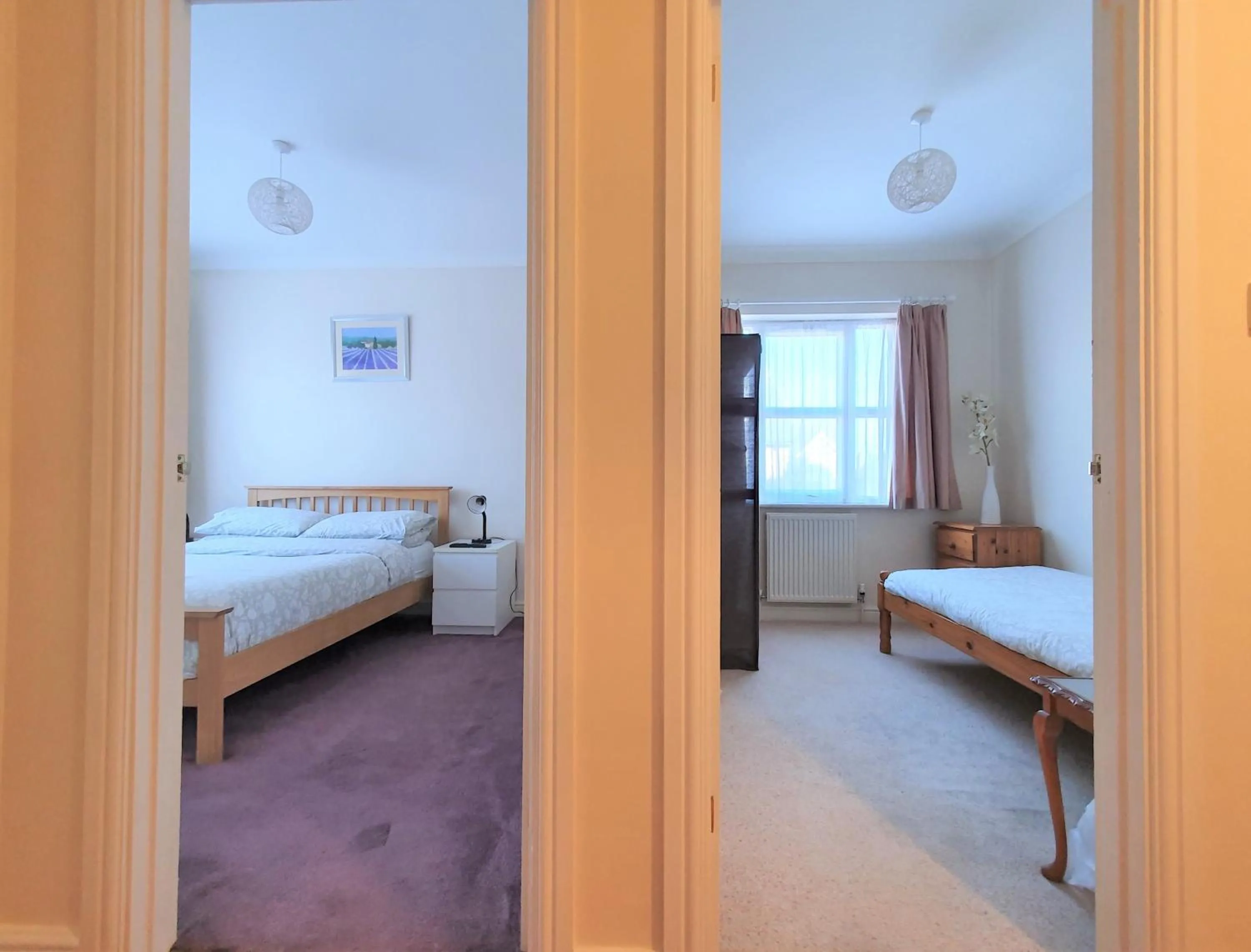 Bed in Friars Walk houses with 2 bedrooms, 2 bathrooms, fast Wi-Fi and private parking
