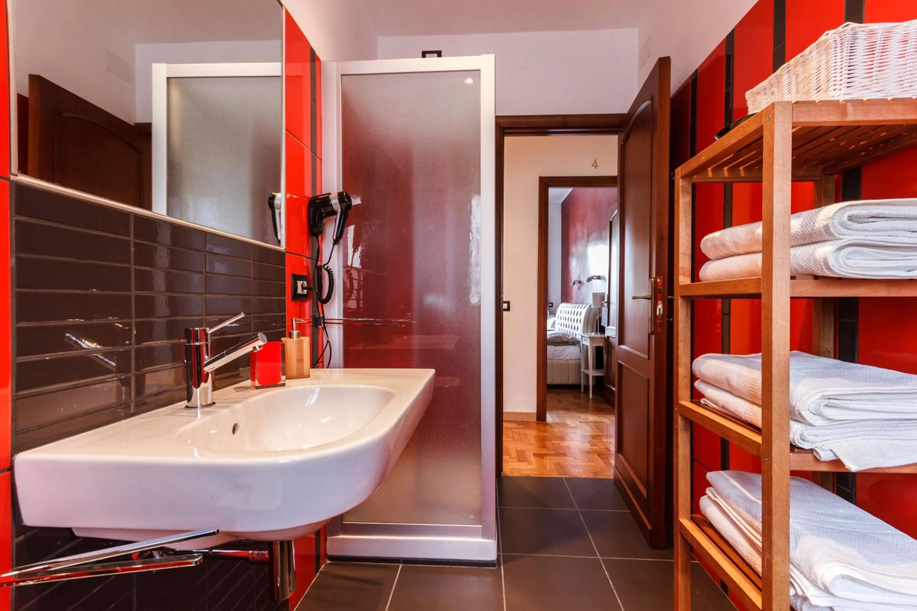 Bathroom, Bed in L'Angolo Cortese
