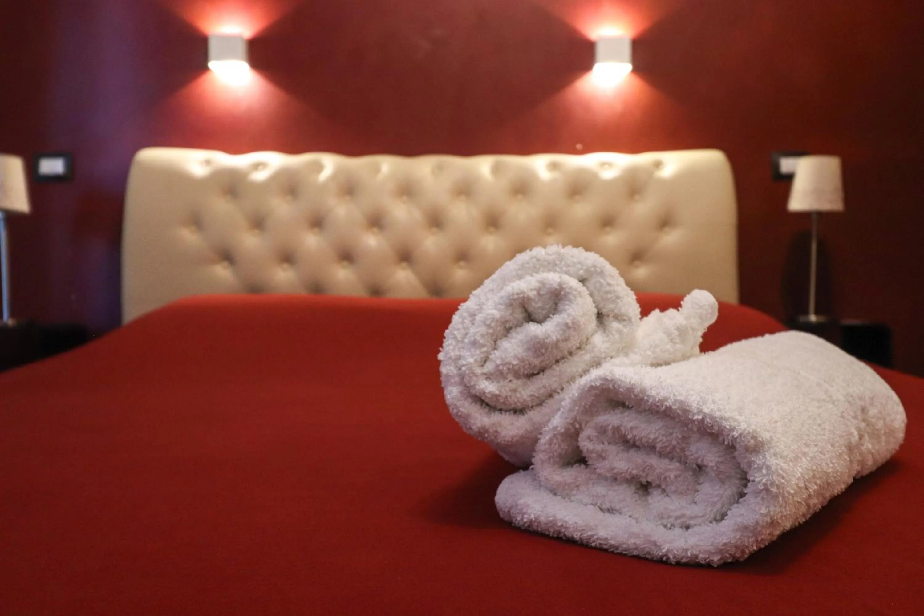 Bedroom, Bed in L'Angolo Cortese