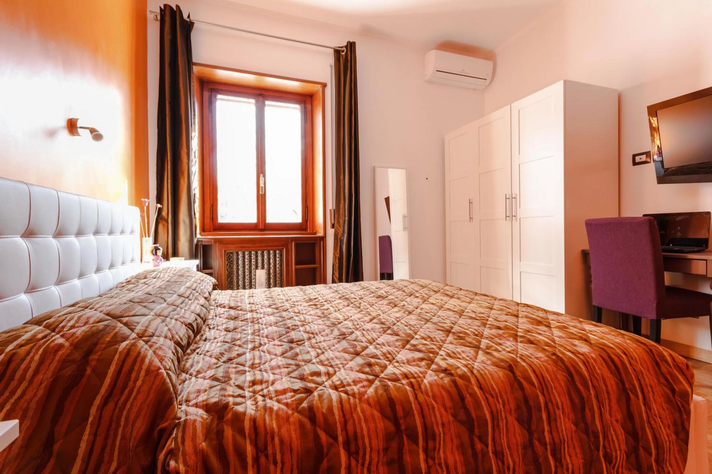 Bedroom, Bed in L'Angolo Cortese