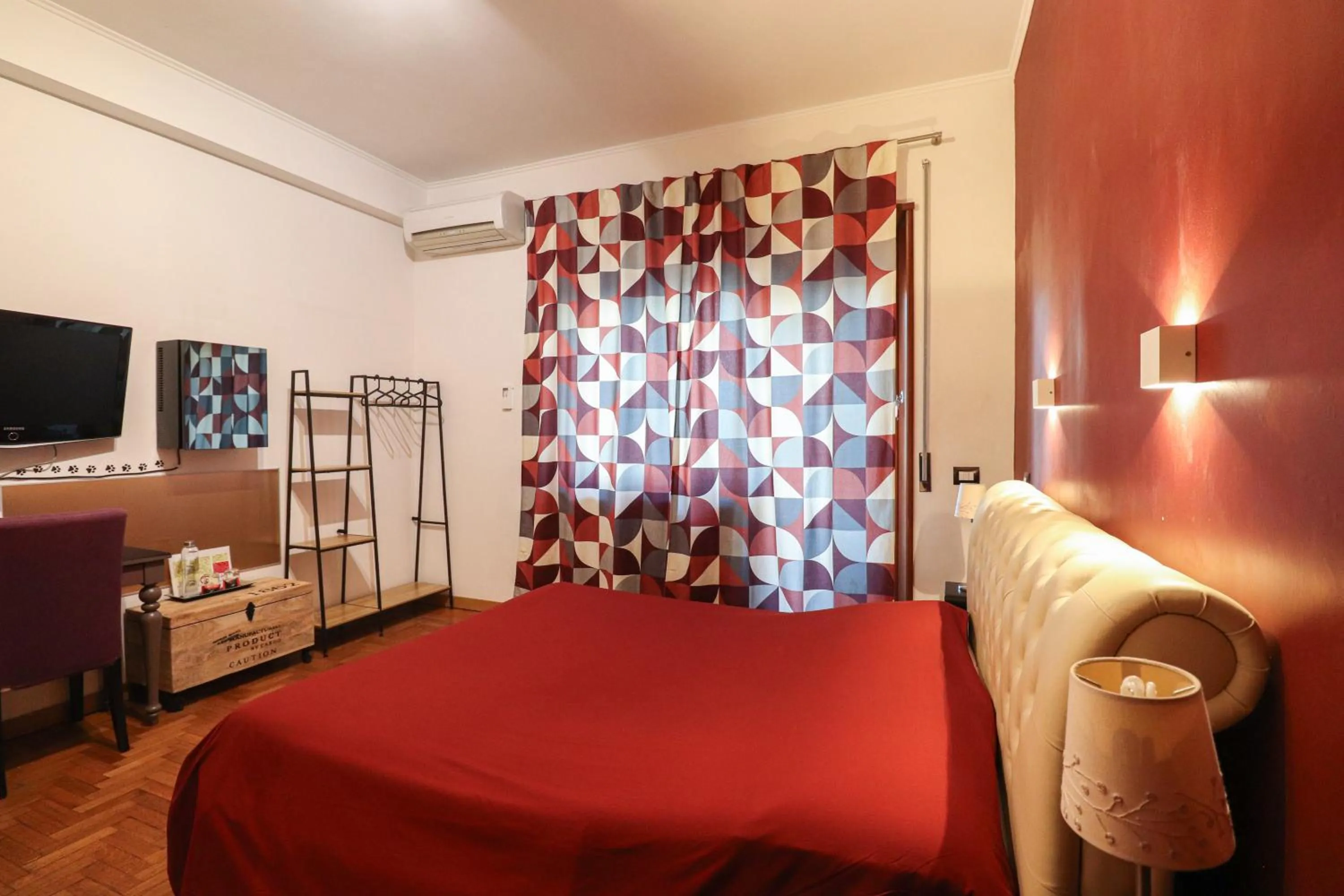 Bedroom, Bed in L'Angolo Cortese