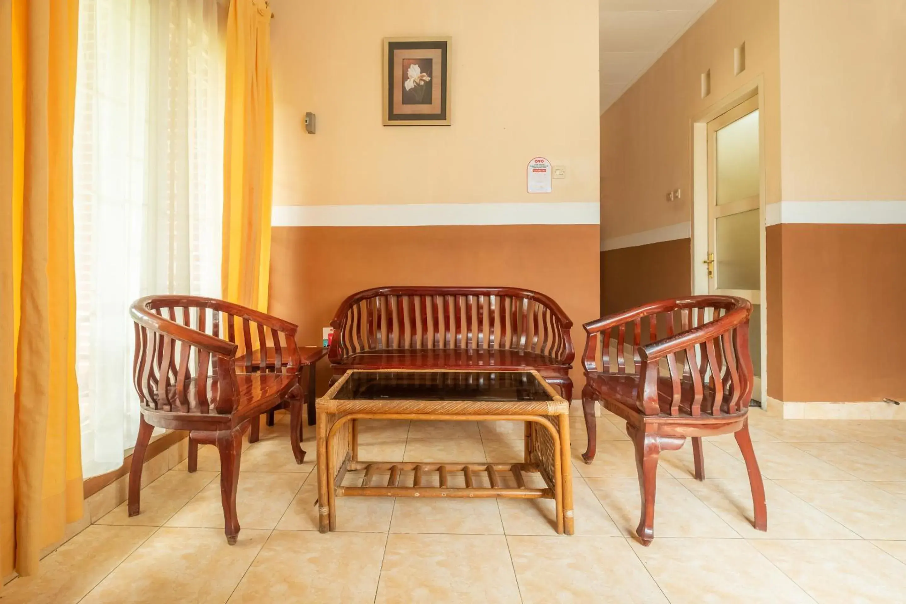 Living room in RedDoorz Plus At Grand Yustik Sukabumi Living room in RedDoorz Plus At Grand Yustik Sukabumi