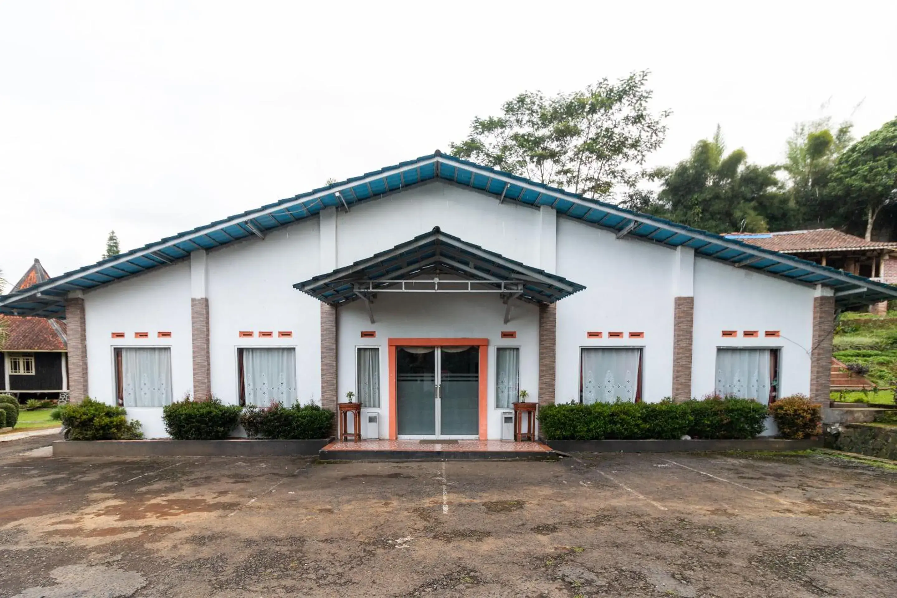 Property building in RedDoorz Plus At Grand Yustik Sukabumi Property building in RedDoorz Plus At Grand Yustik Sukabumi