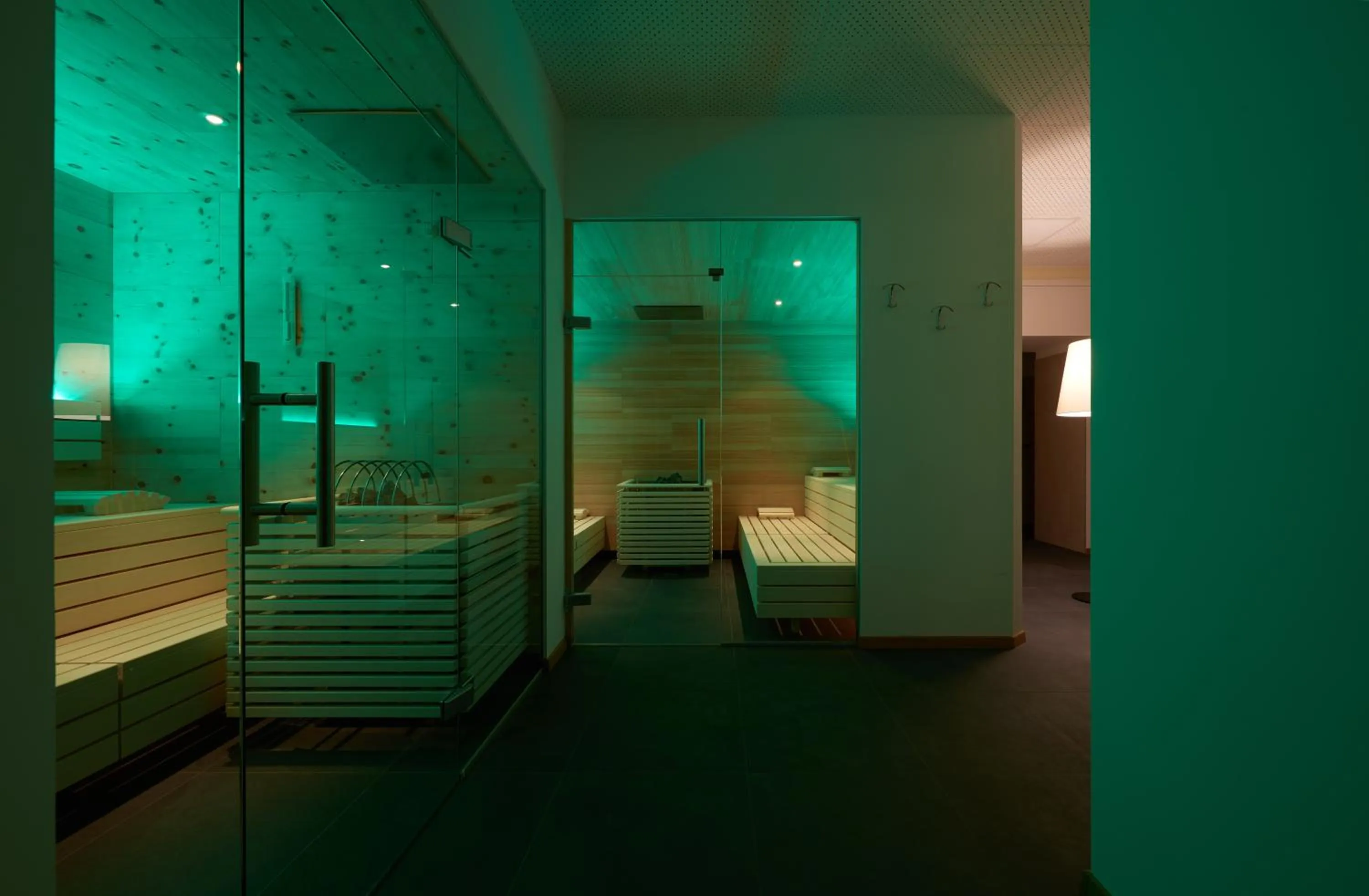 Swimming pool in Parkhotel Post