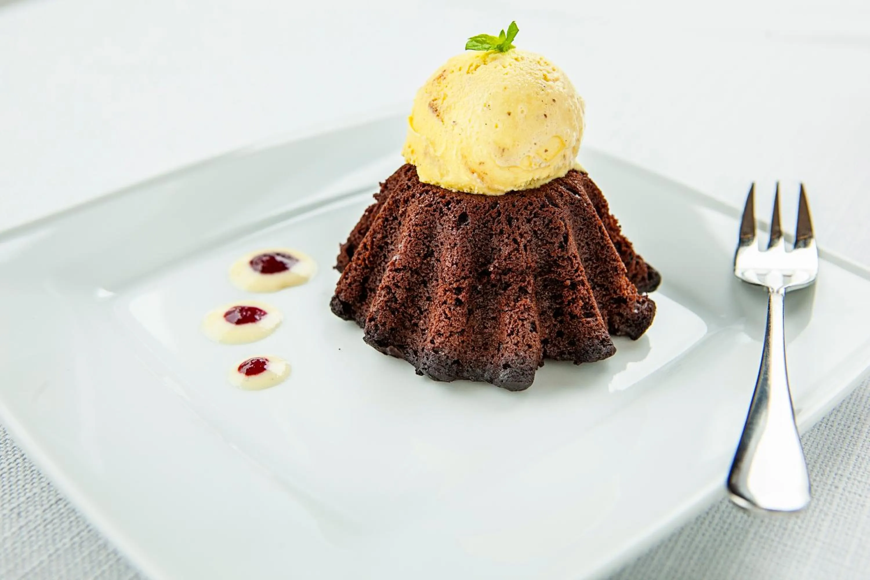 Restaurant/places to eat in M Hotel Sosnowiec