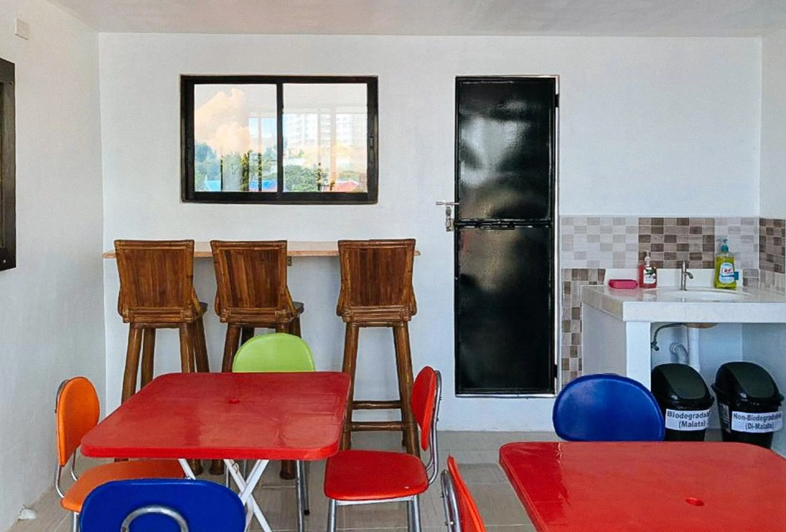 Communal lounge/ TV room in Magabelle Guesthouse