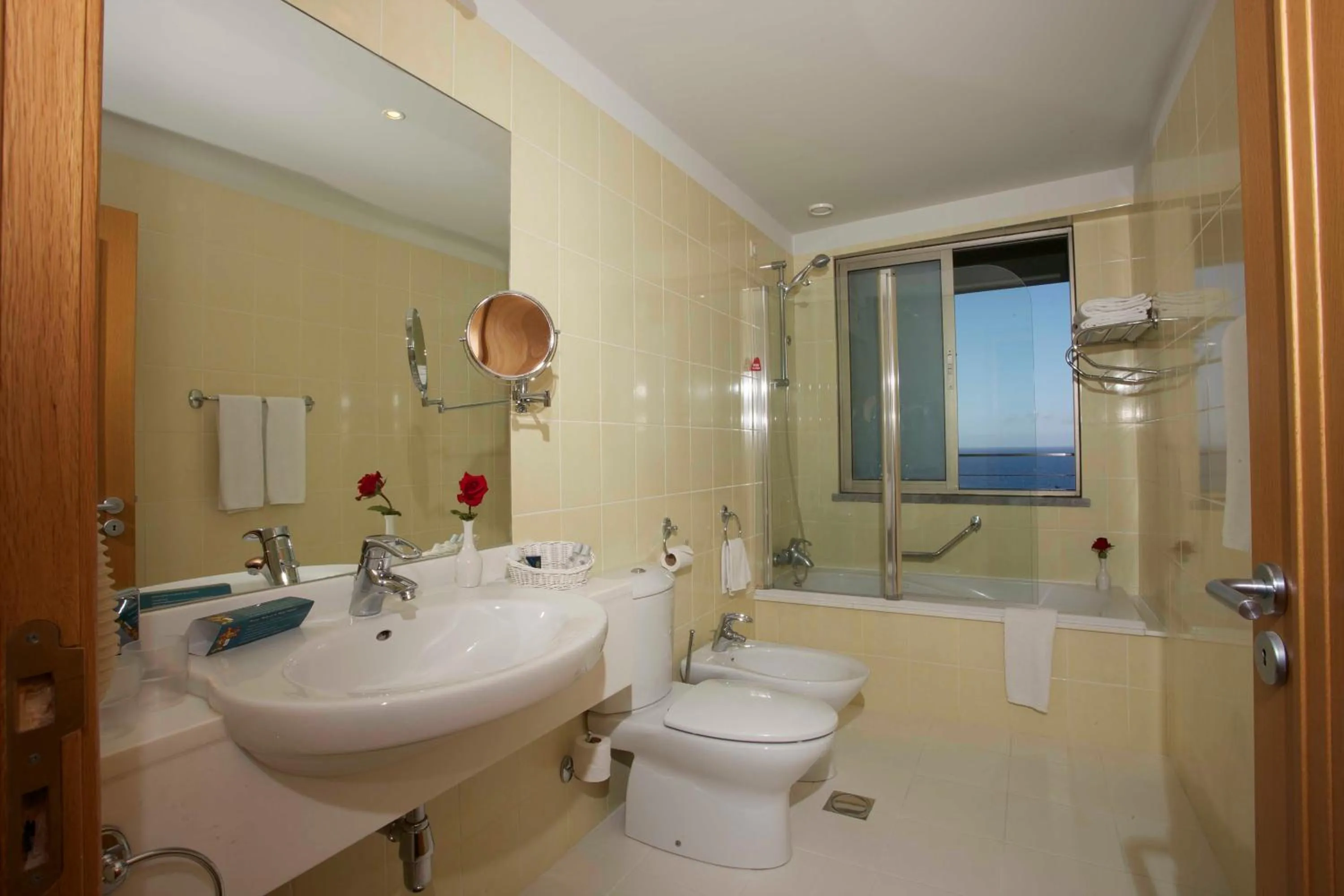 Bathroom in Madeira Regency Cliff - Adults Only