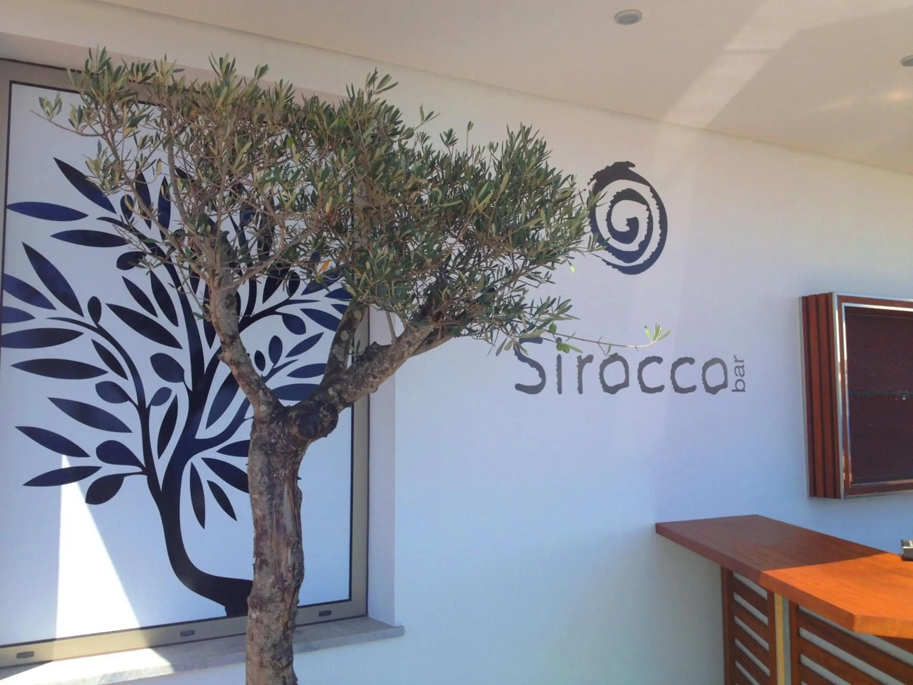 Lounge or bar in Madeira Regency Cliff - Adults Only Lounge or bar in Madeira Regency Cliff - Adults Only