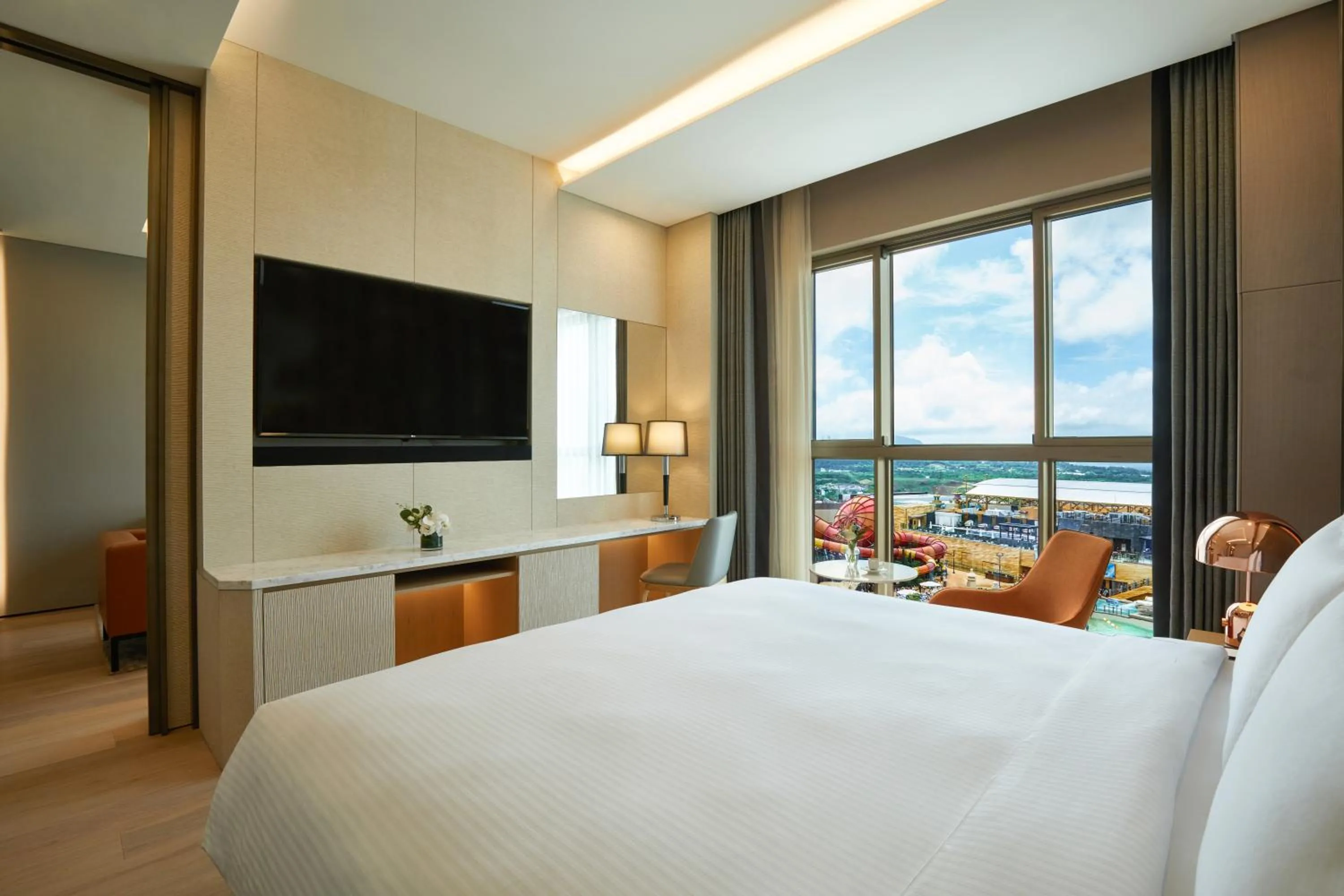 Bed in Shinhwa Jeju Shinhwa World Hotels