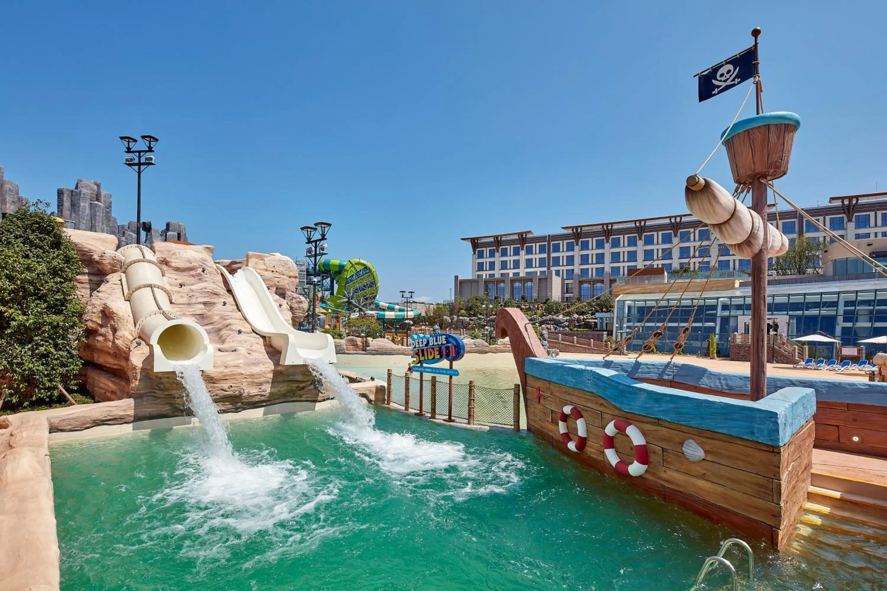 Aqua park in Shinhwa Jeju Shinhwa World Hotels