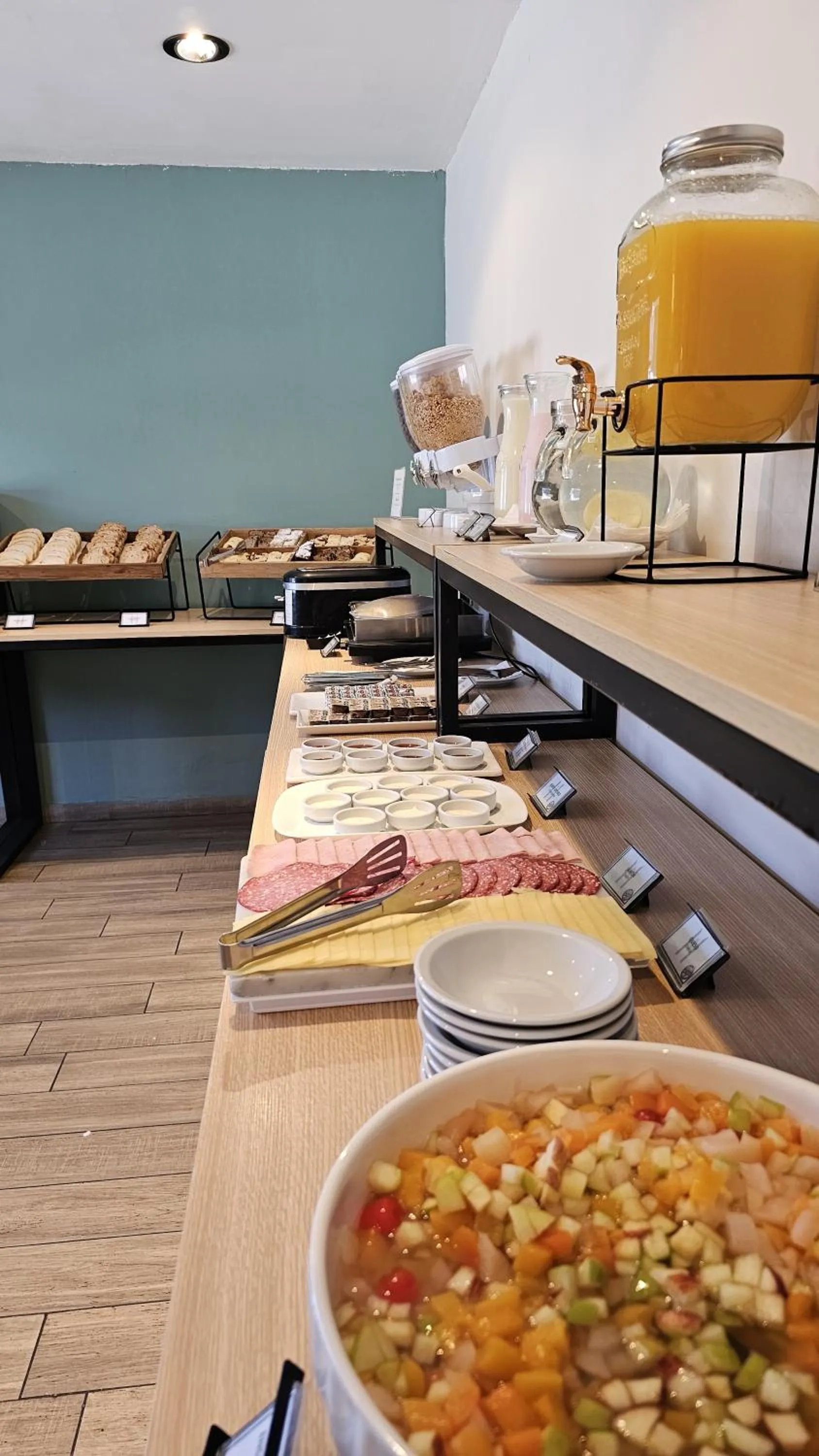 Breakfast in M382 Hotel Bariloche