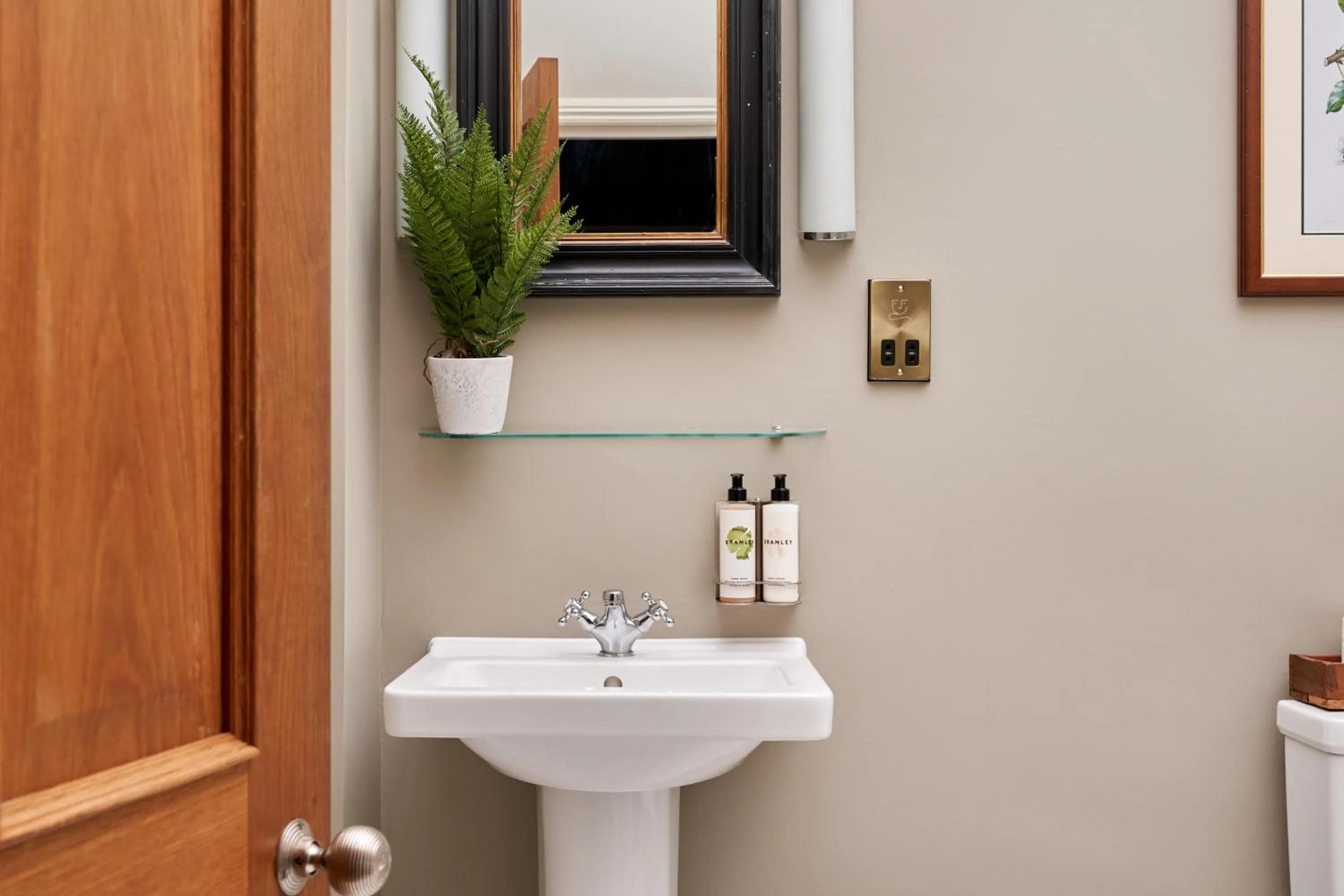 Bathroom in King John Inn