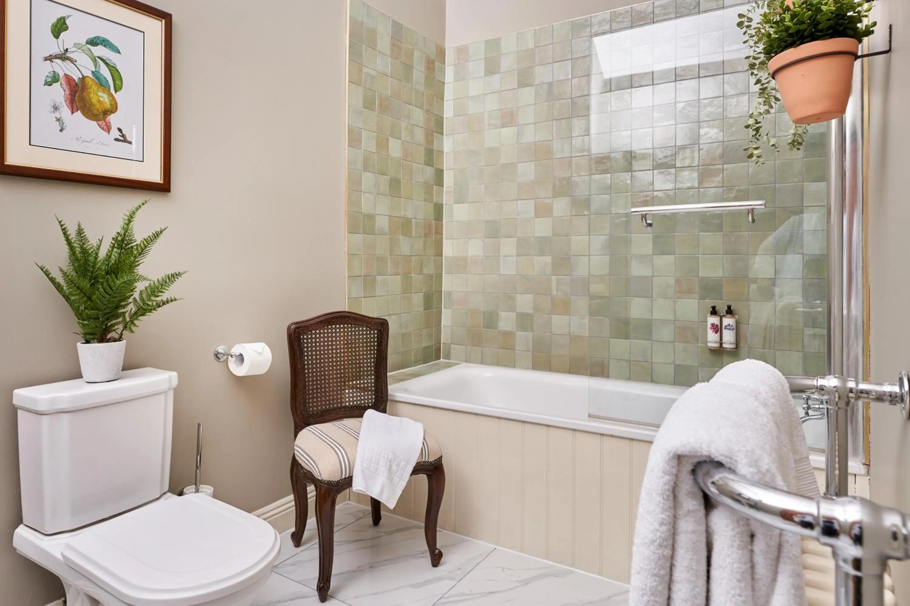 Shower in King John Inn