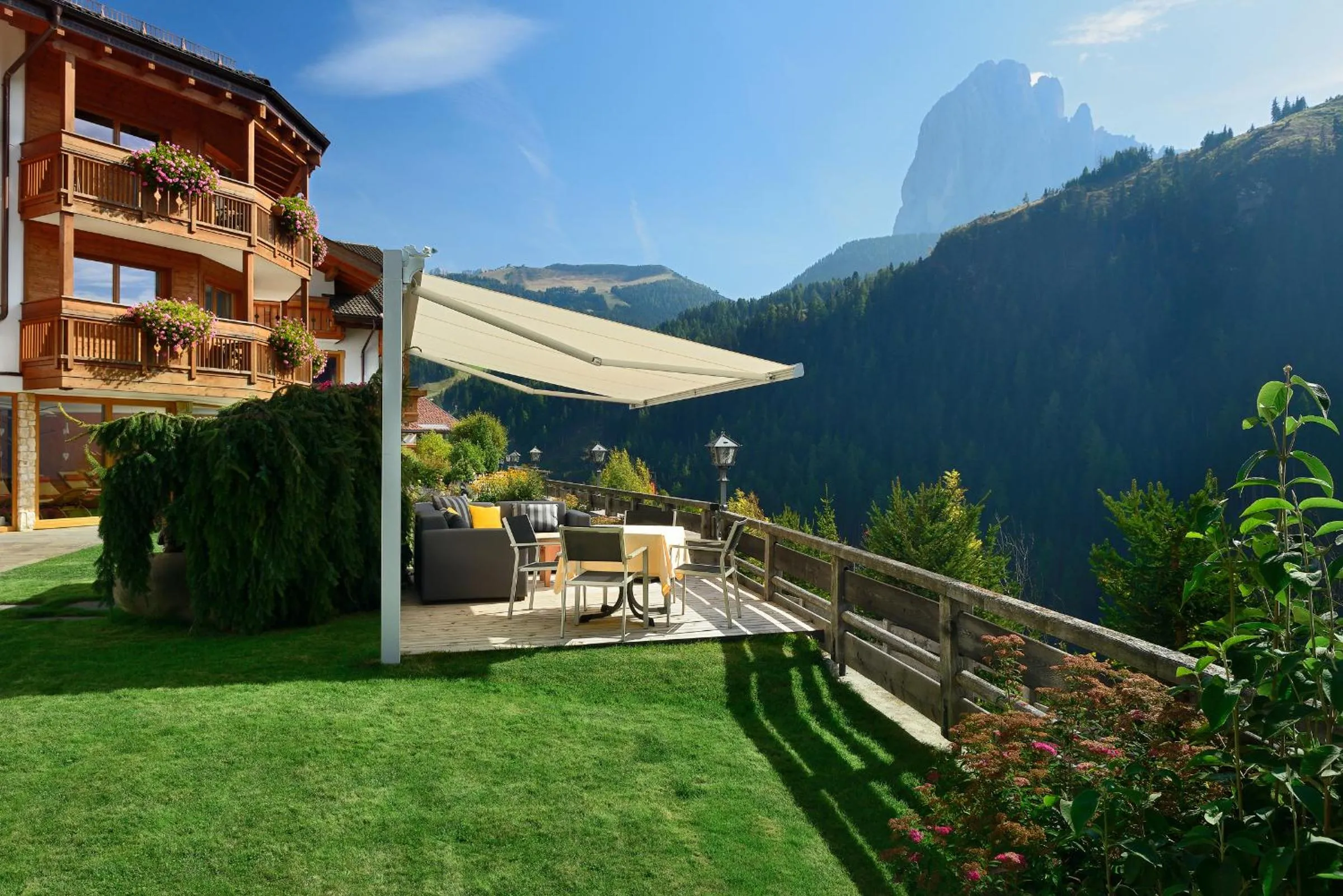 Property building in Residence Sovara