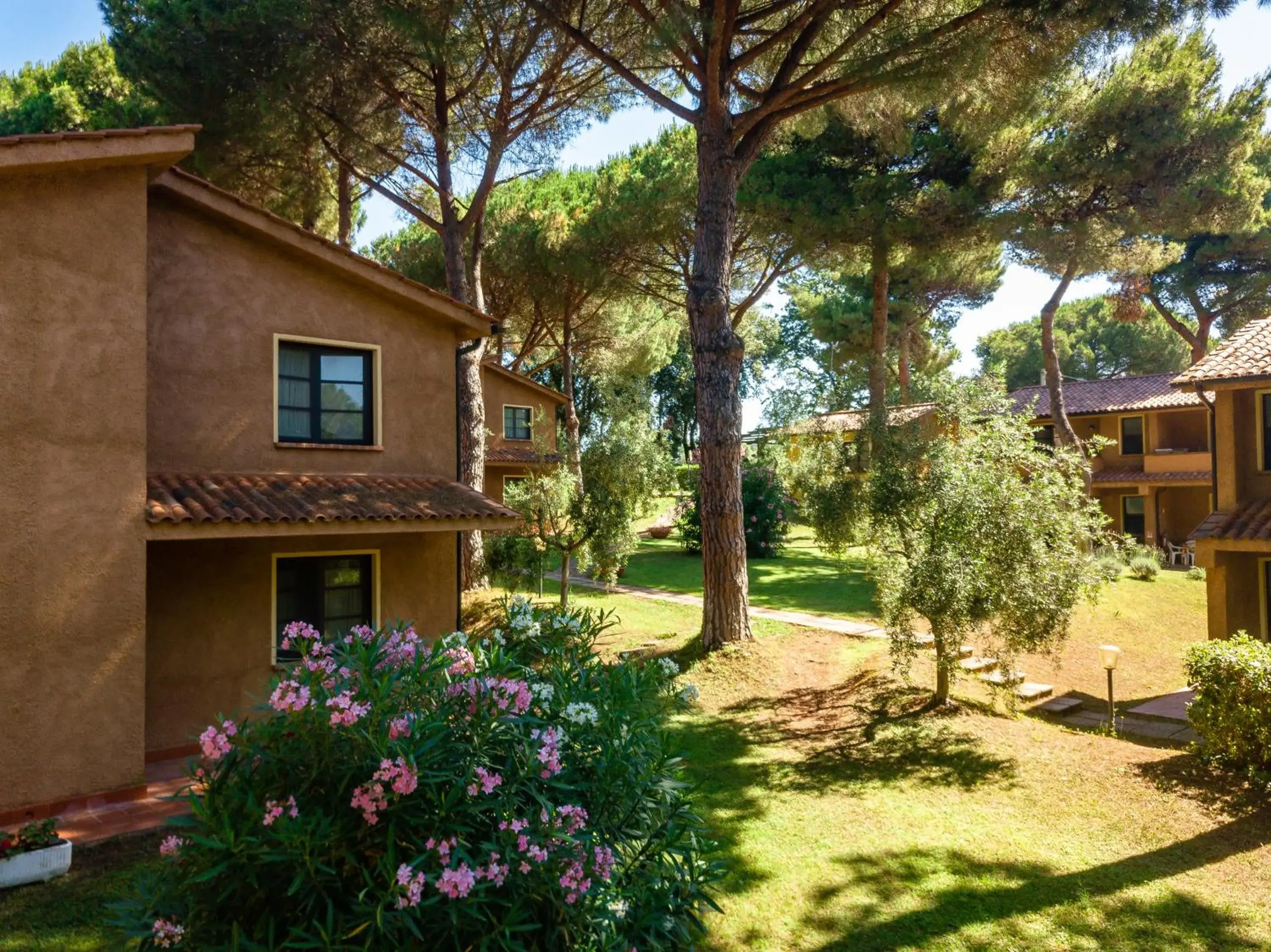 Property building in Residence Ristorante Il Paradiso Property building in Residence Ristorante Il Paradiso