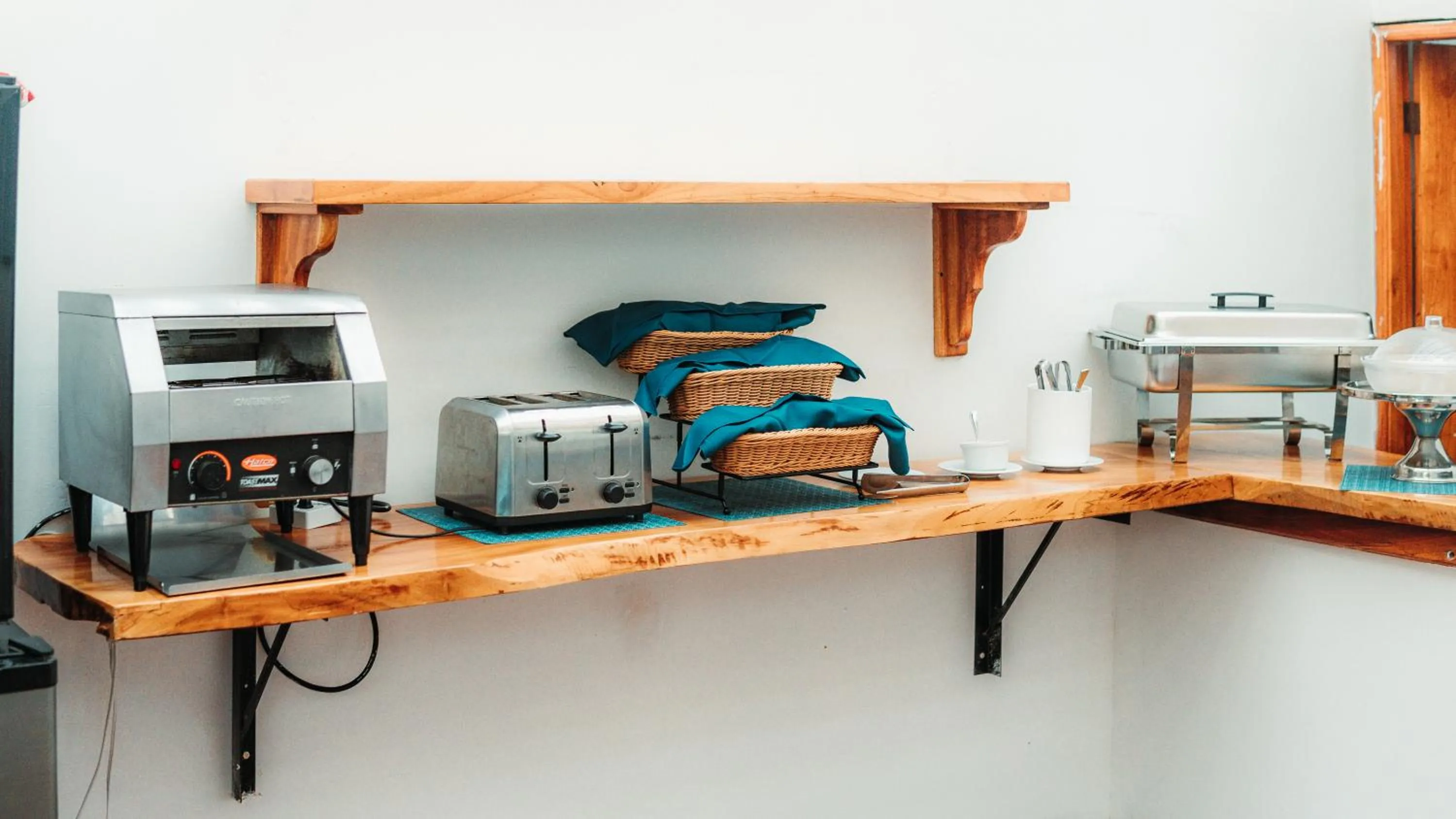 Coffee/tea facilities in Hotel Albemarle Galapagos Beachfront