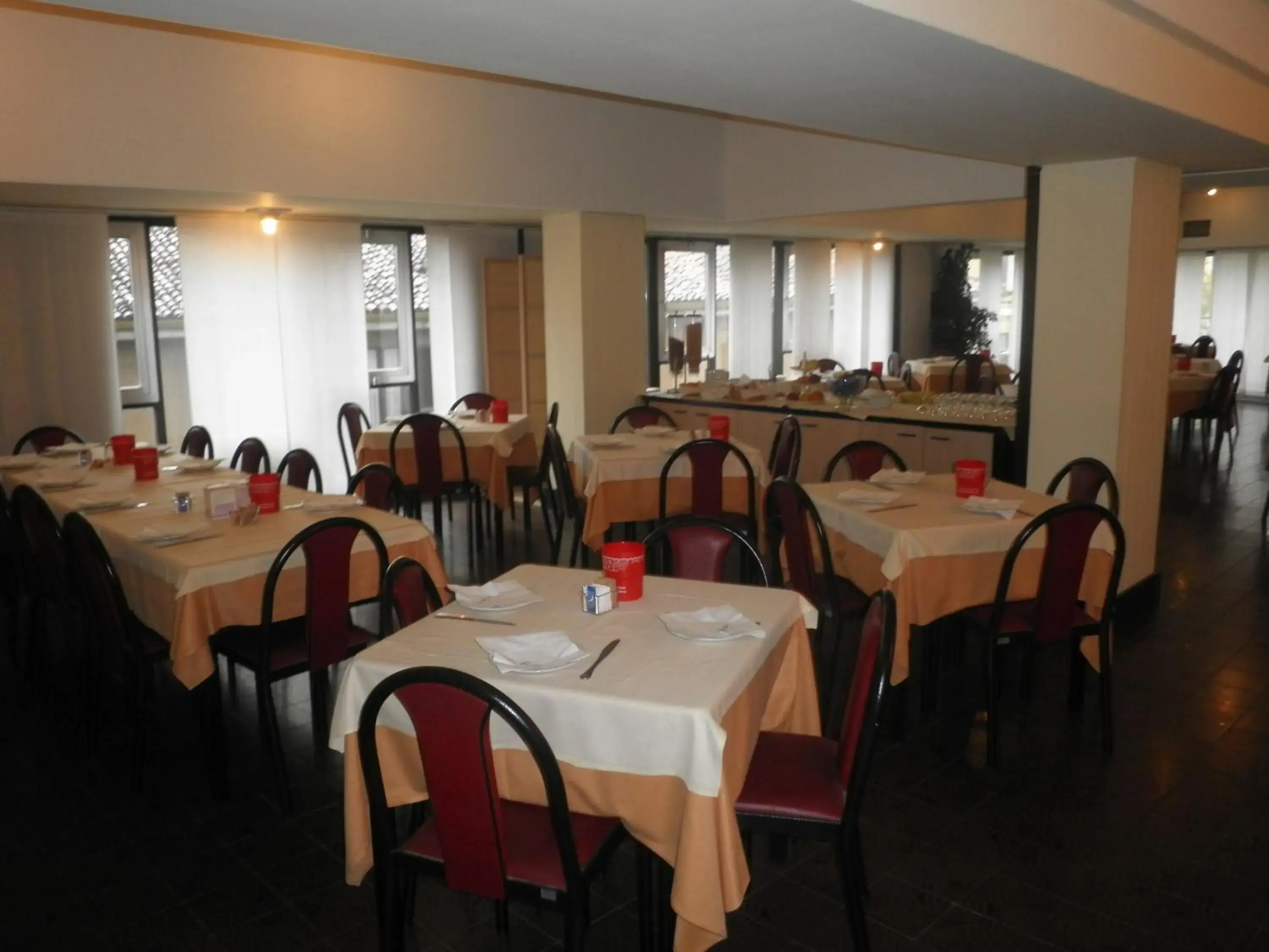 Restaurant/places to eat in Hotel Selide Restaurant/places to eat in Hotel Selide