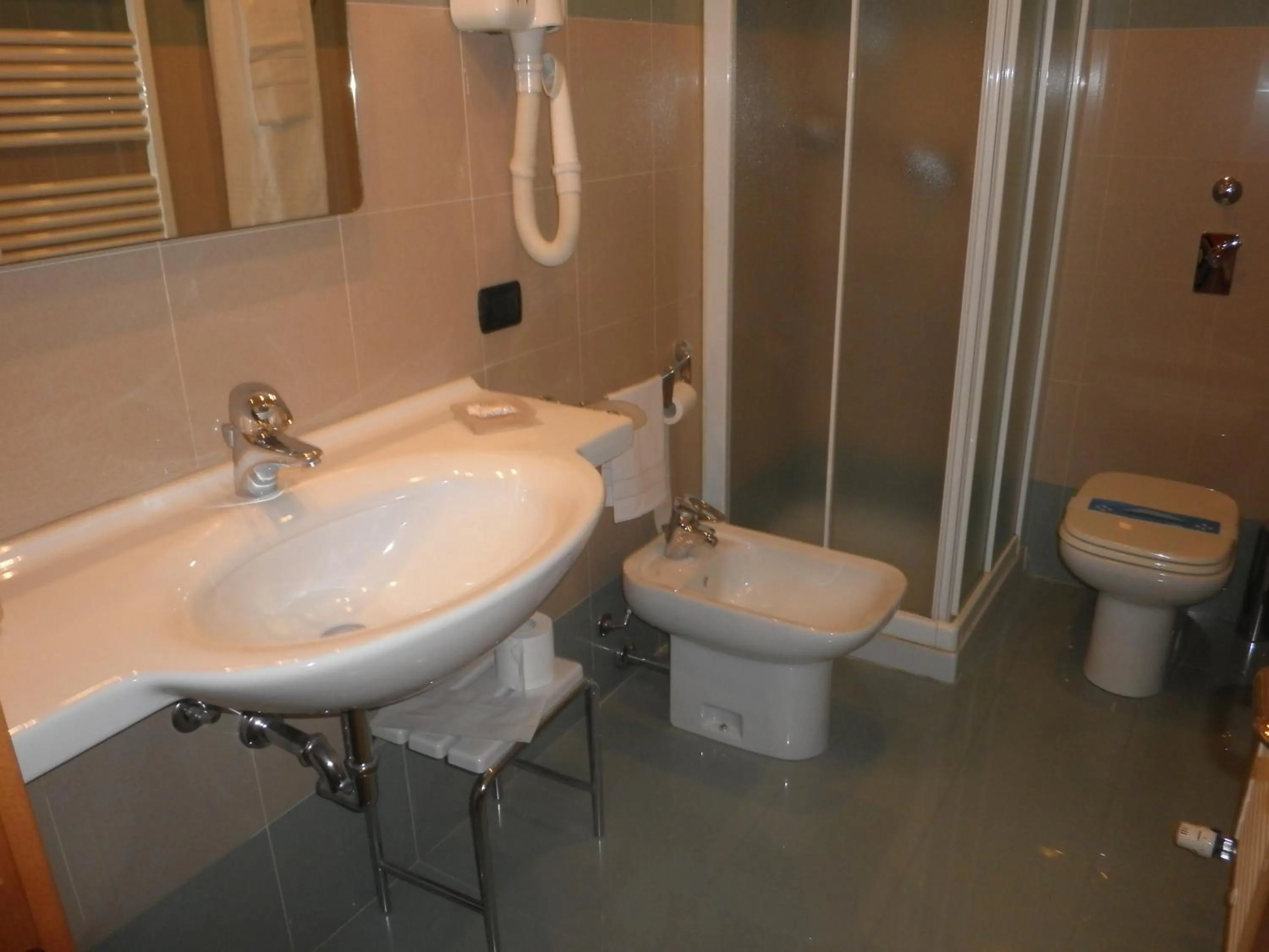 Bathroom in Hotel Selide