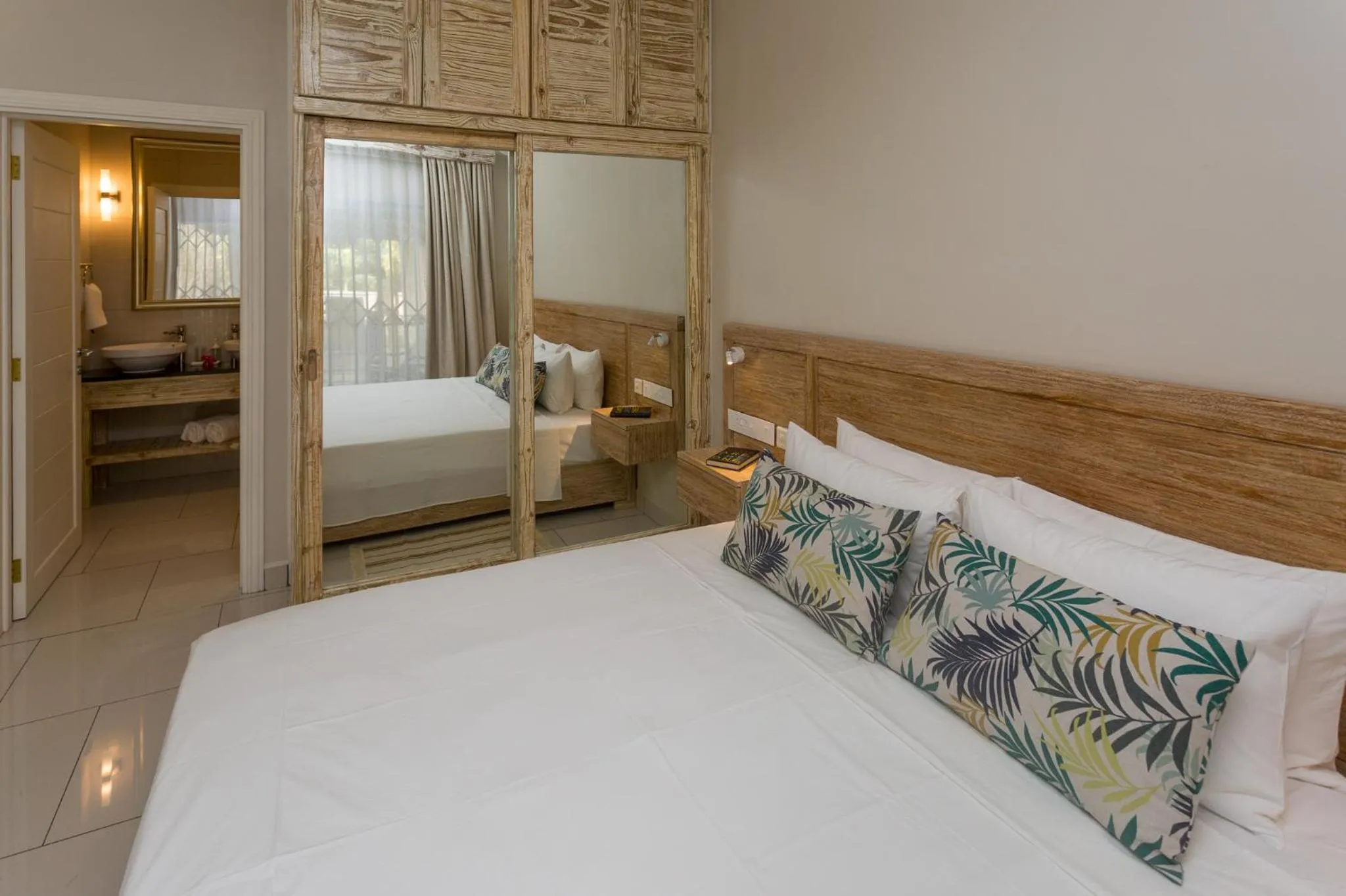 Bed in Beau Vallon Villa Chalets