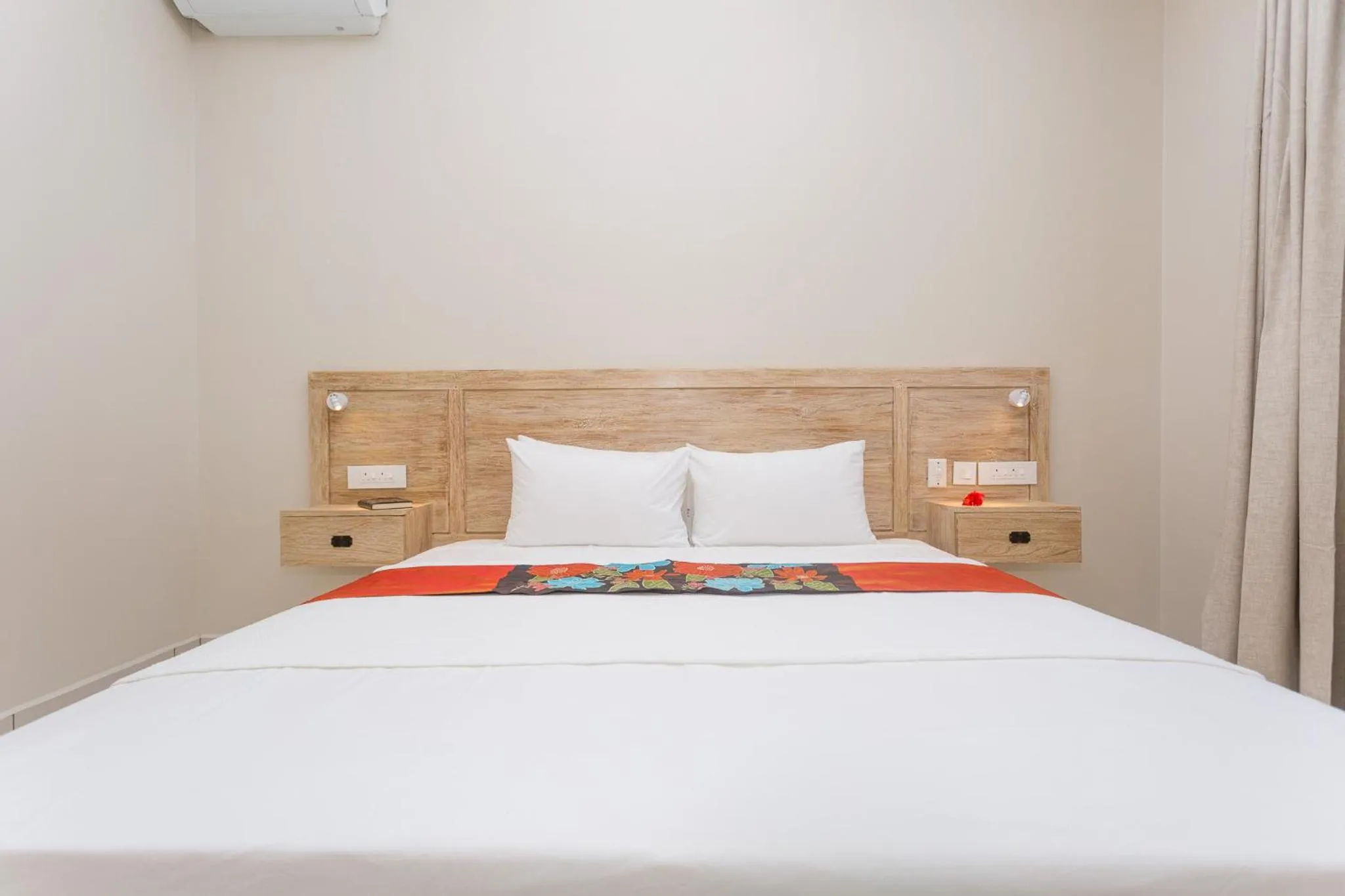 Bed in Beau Vallon Villa Chalets
