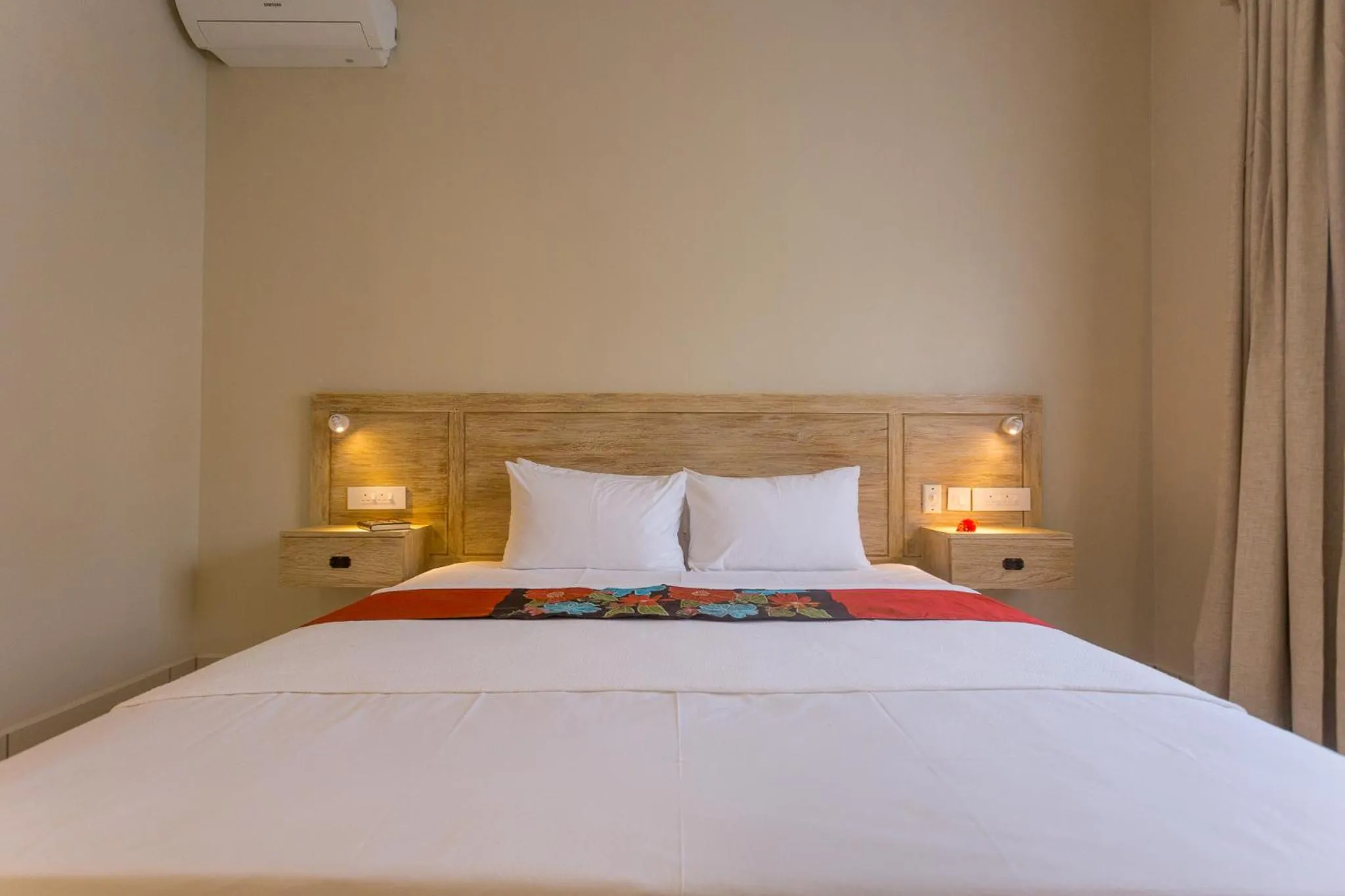 Bed in Beau Vallon Villa Chalets