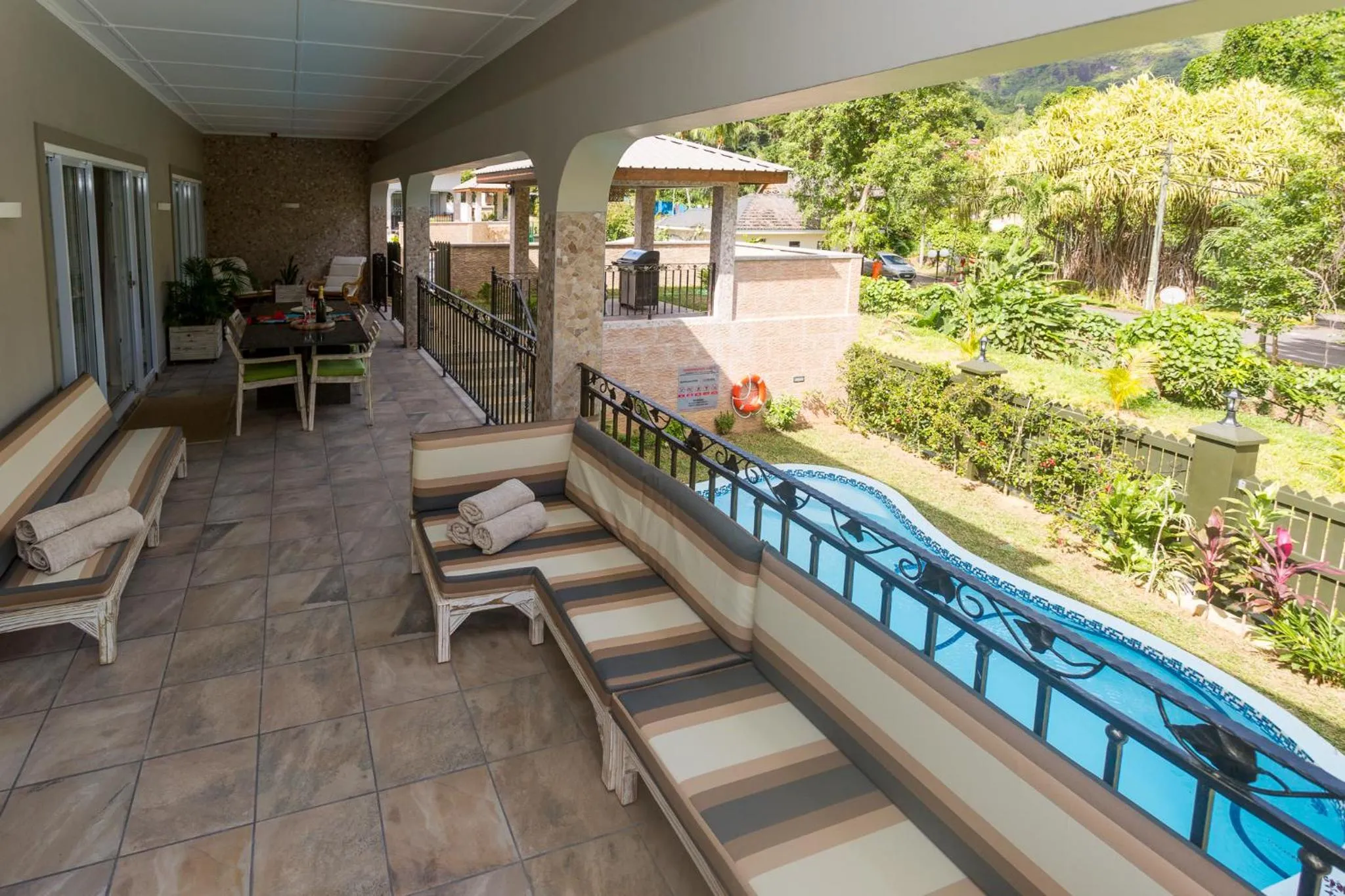 Beau Vallon Villa Chalets