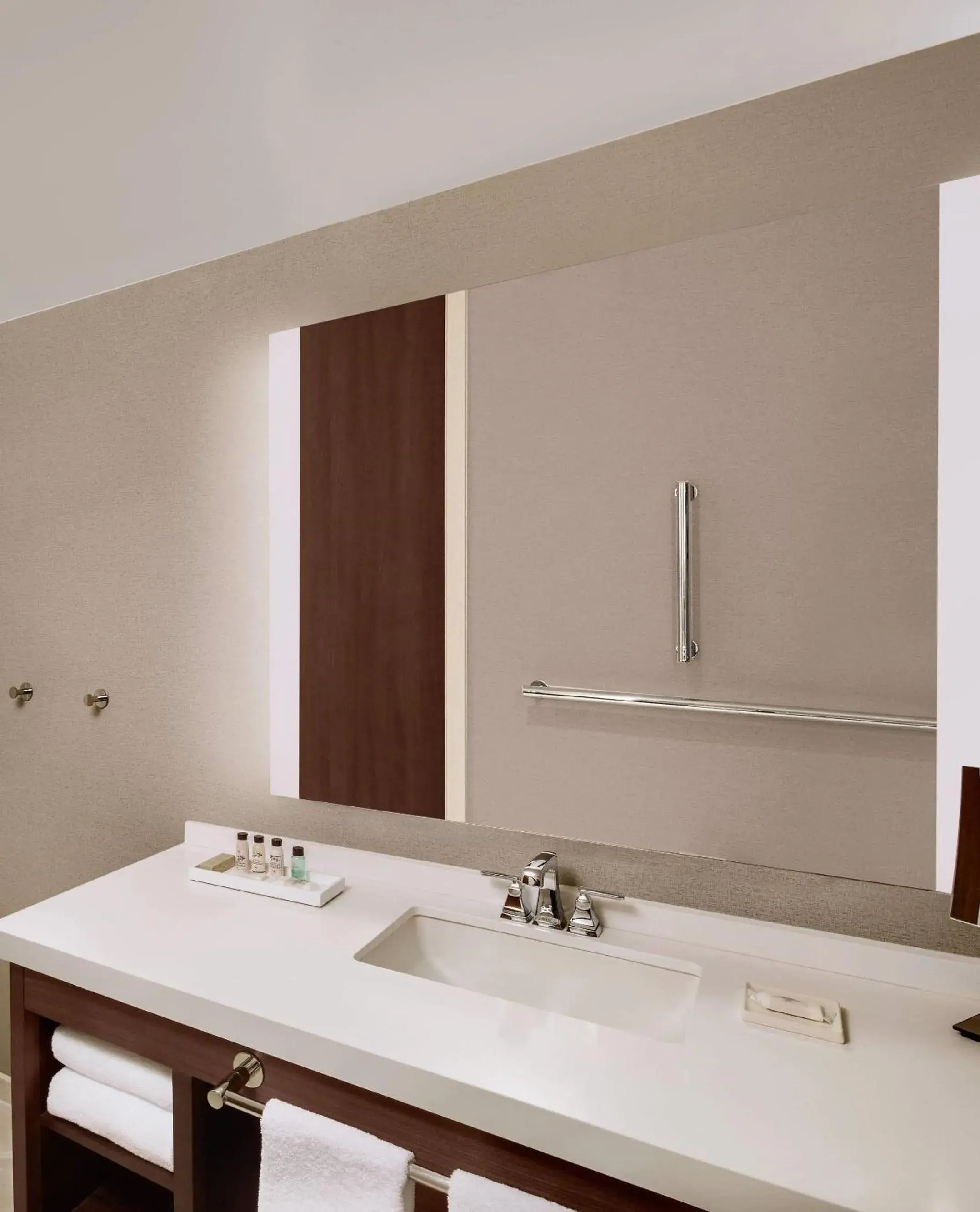 Queen Room with Two Queen Beds and Adapted Tub - Mobility and Hearing Accessible in Marriott Dallas Allen Hotel & Convention Center Queen Room with Two Queen Beds and Adapted Tub - Mobility and Hearing Accessible in Marriott Dallas Allen Hotel & Convention Center