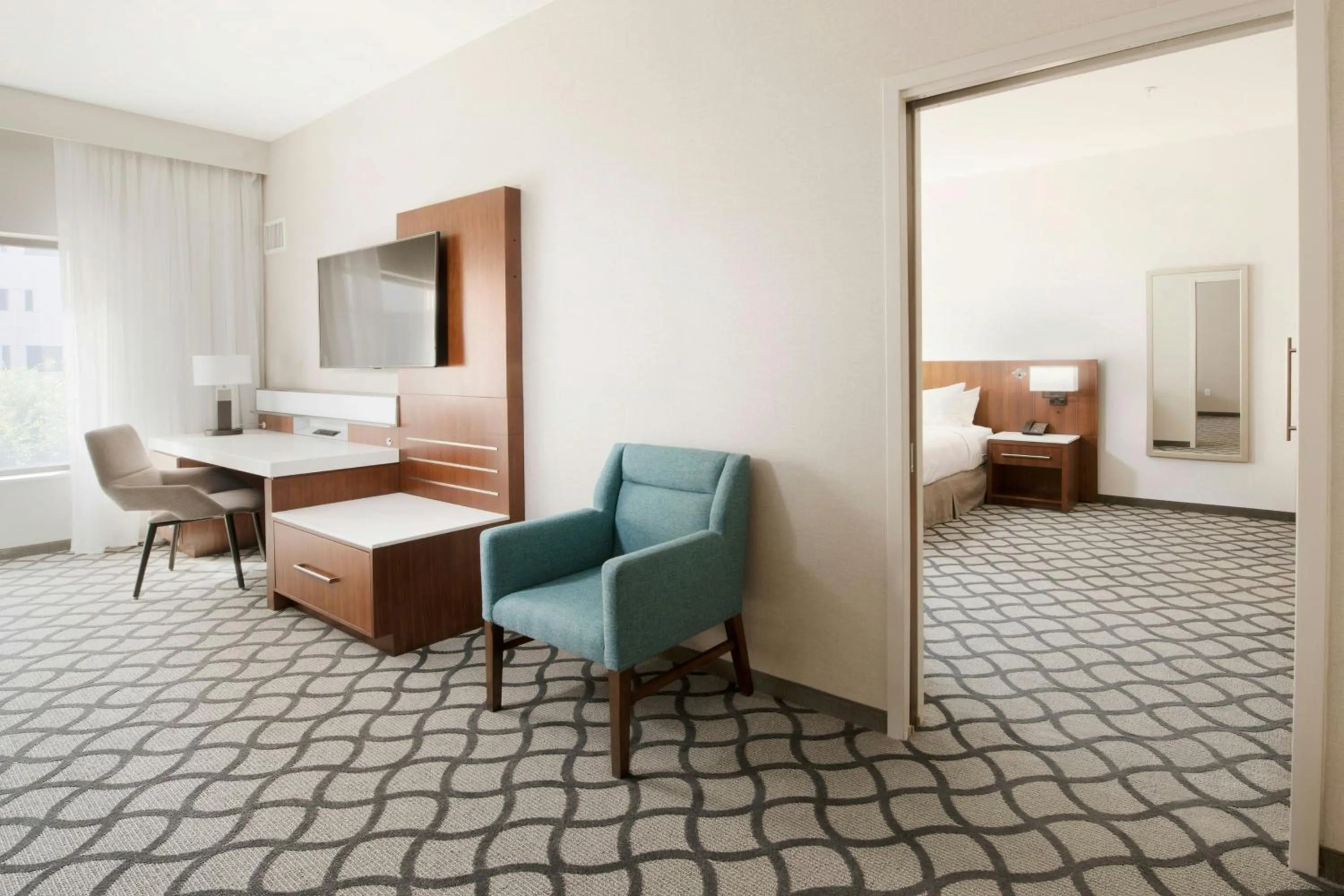 Photo of the whole room, Bed in Marriott Dallas Allen Hotel & Convention Center