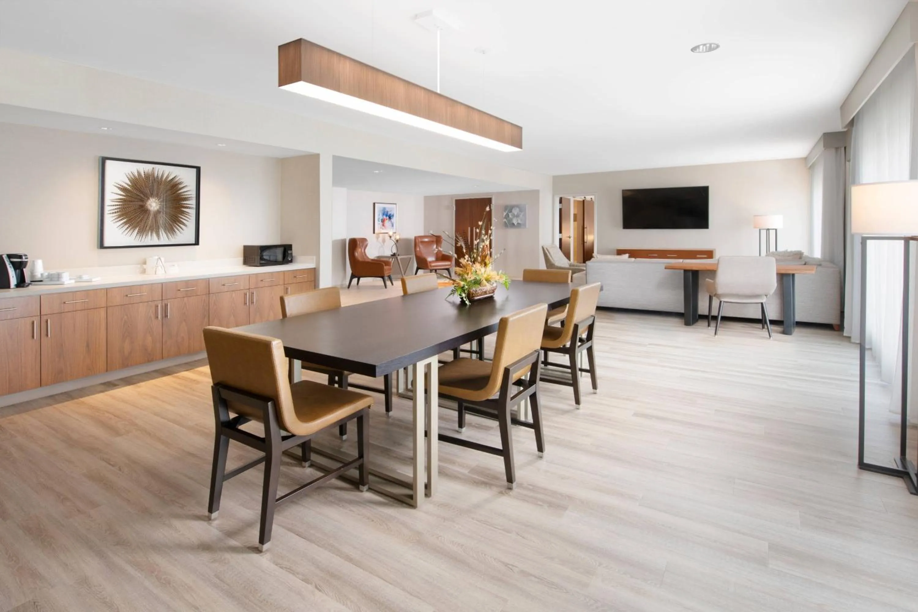 Photo of the whole room in Marriott Dallas Allen Hotel & Convention Center