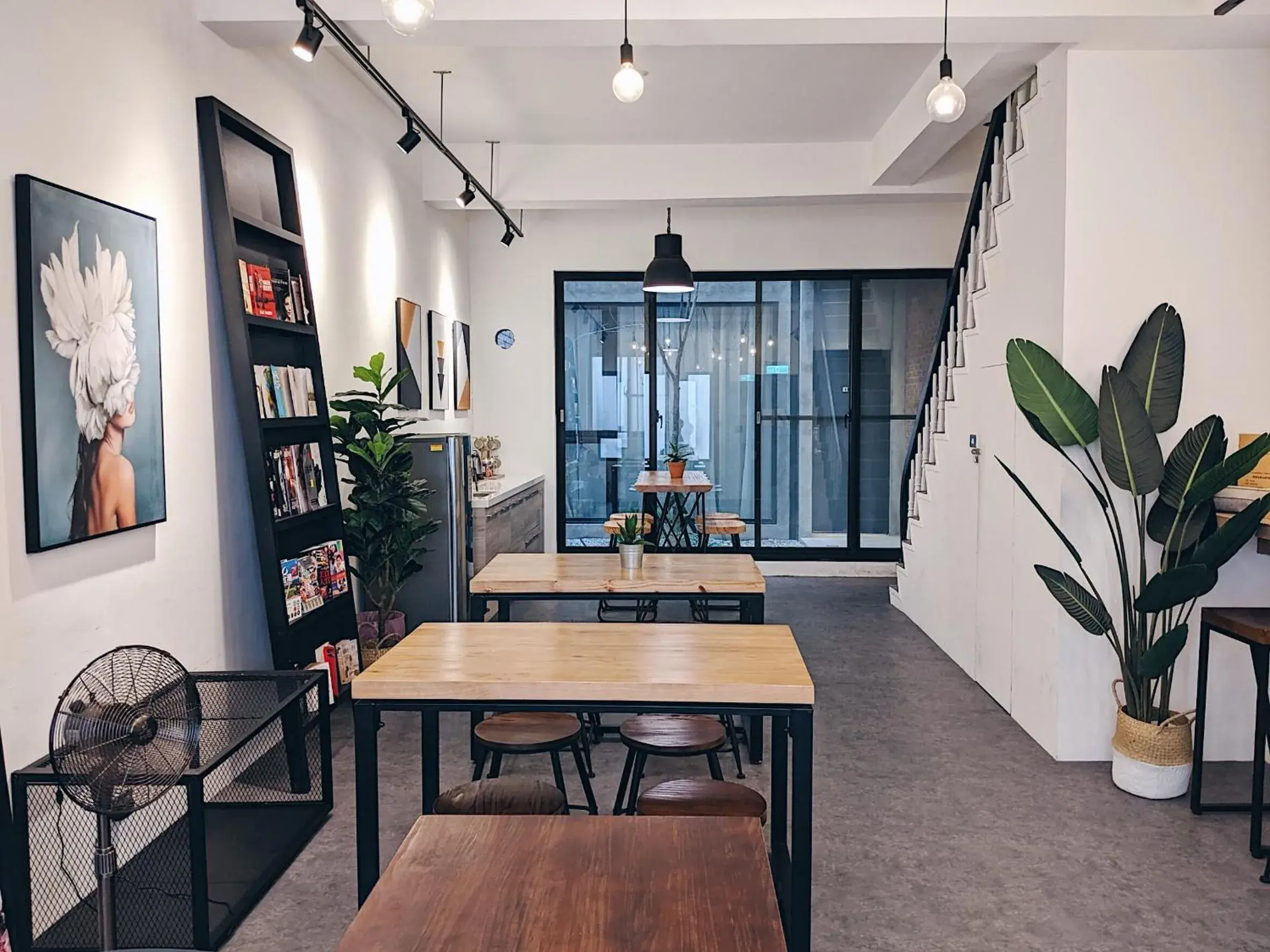 Dining area in The Gatsby Apartment Dining area in The Gatsby Apartment