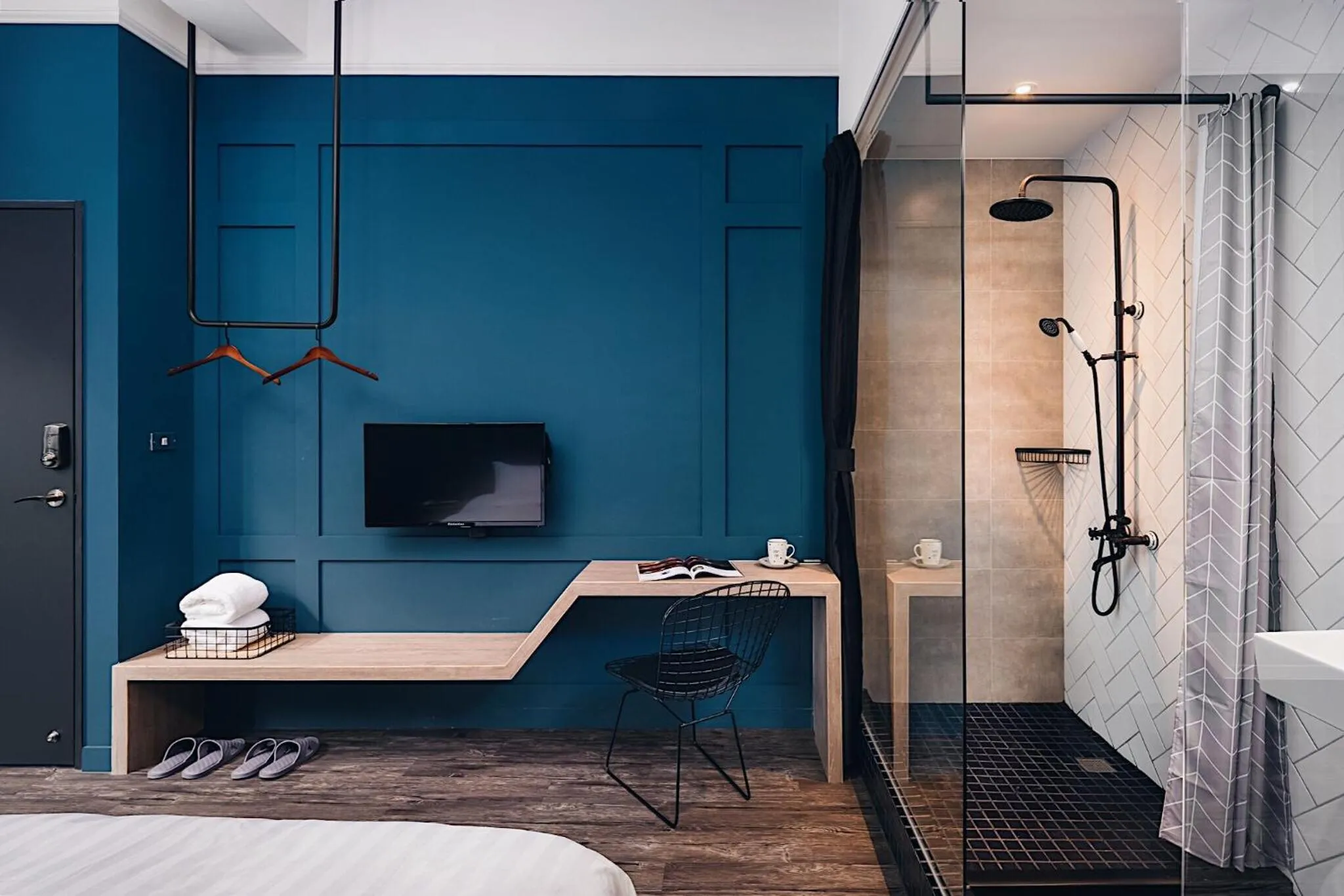 Bed in The Gatsby Apartment